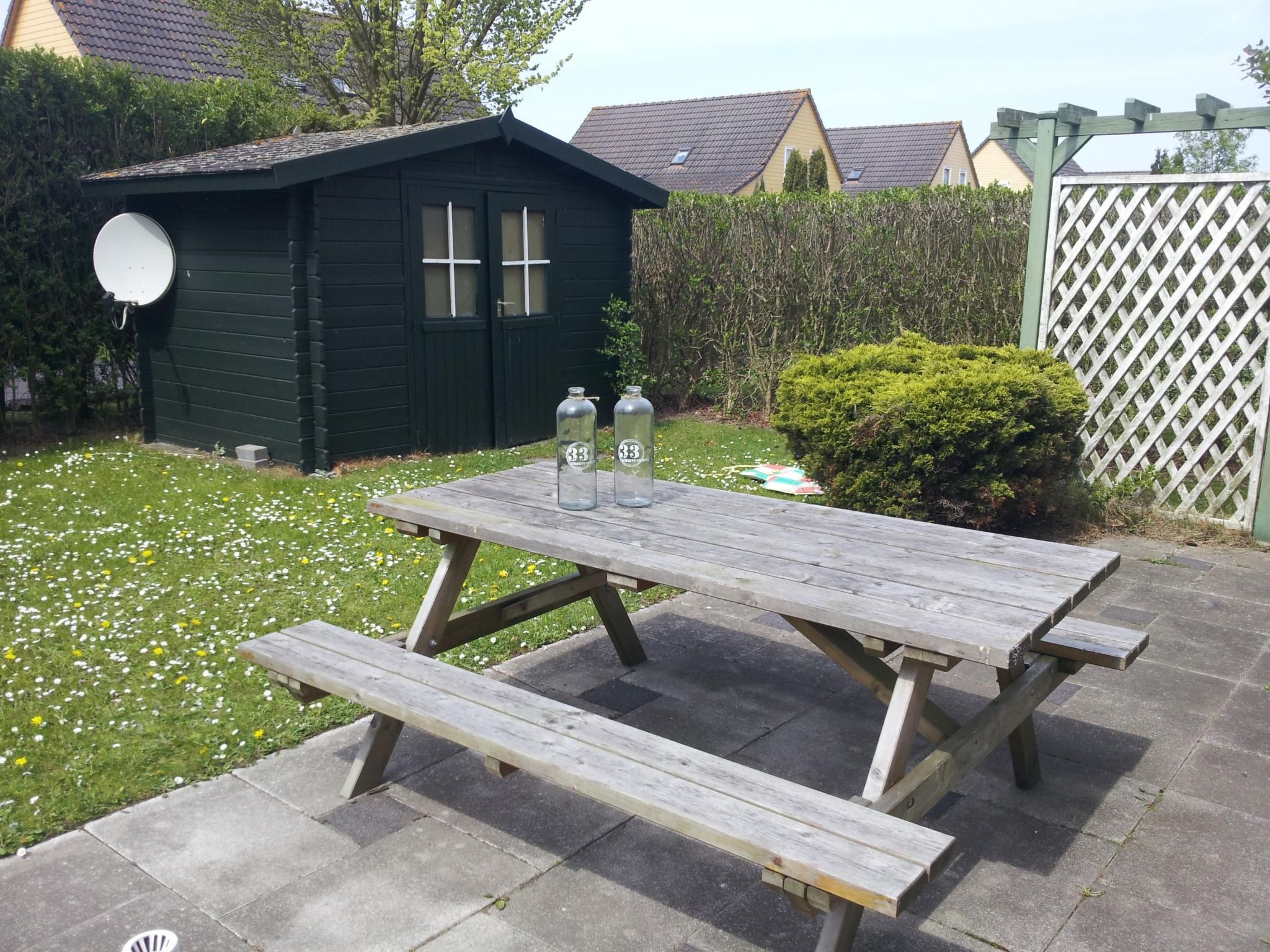 Gemütliches Haus mit komplett umzäuntem Garten-Binnen