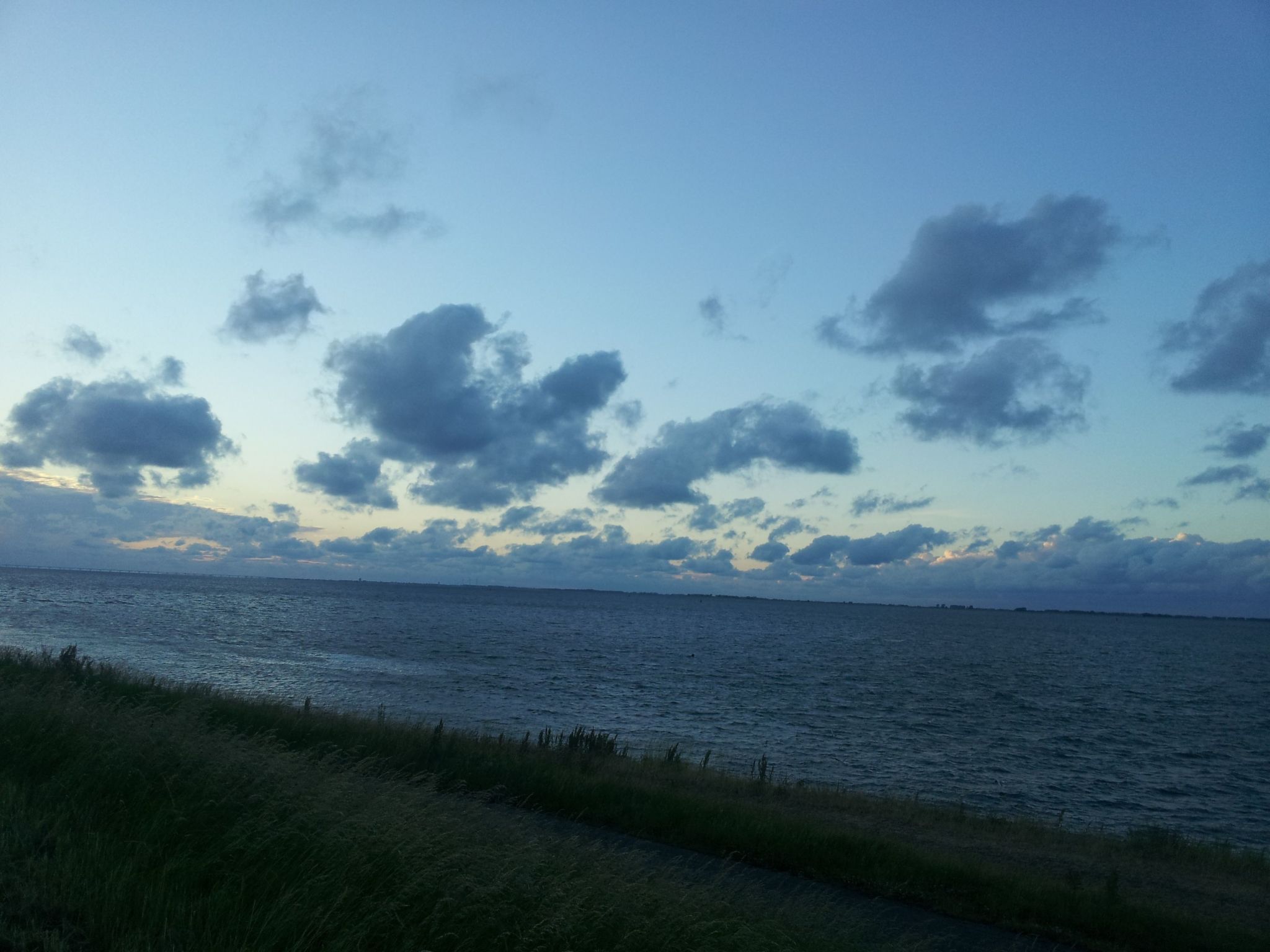 Gemütliches Haus mit komplett umzäuntem Garten-Binnen