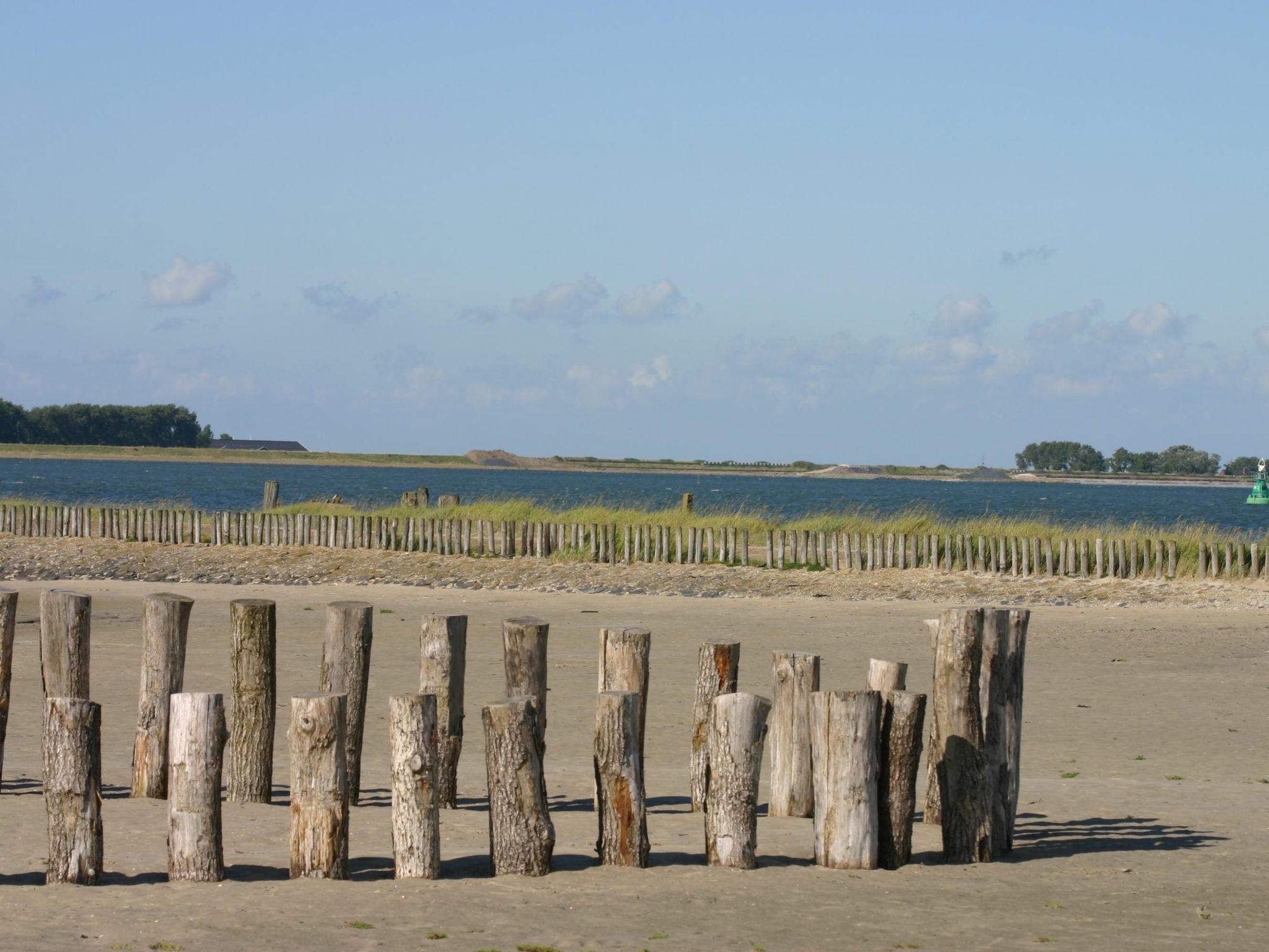 Gemütliches Haus mit komplett umzäuntem Garten-Binnen