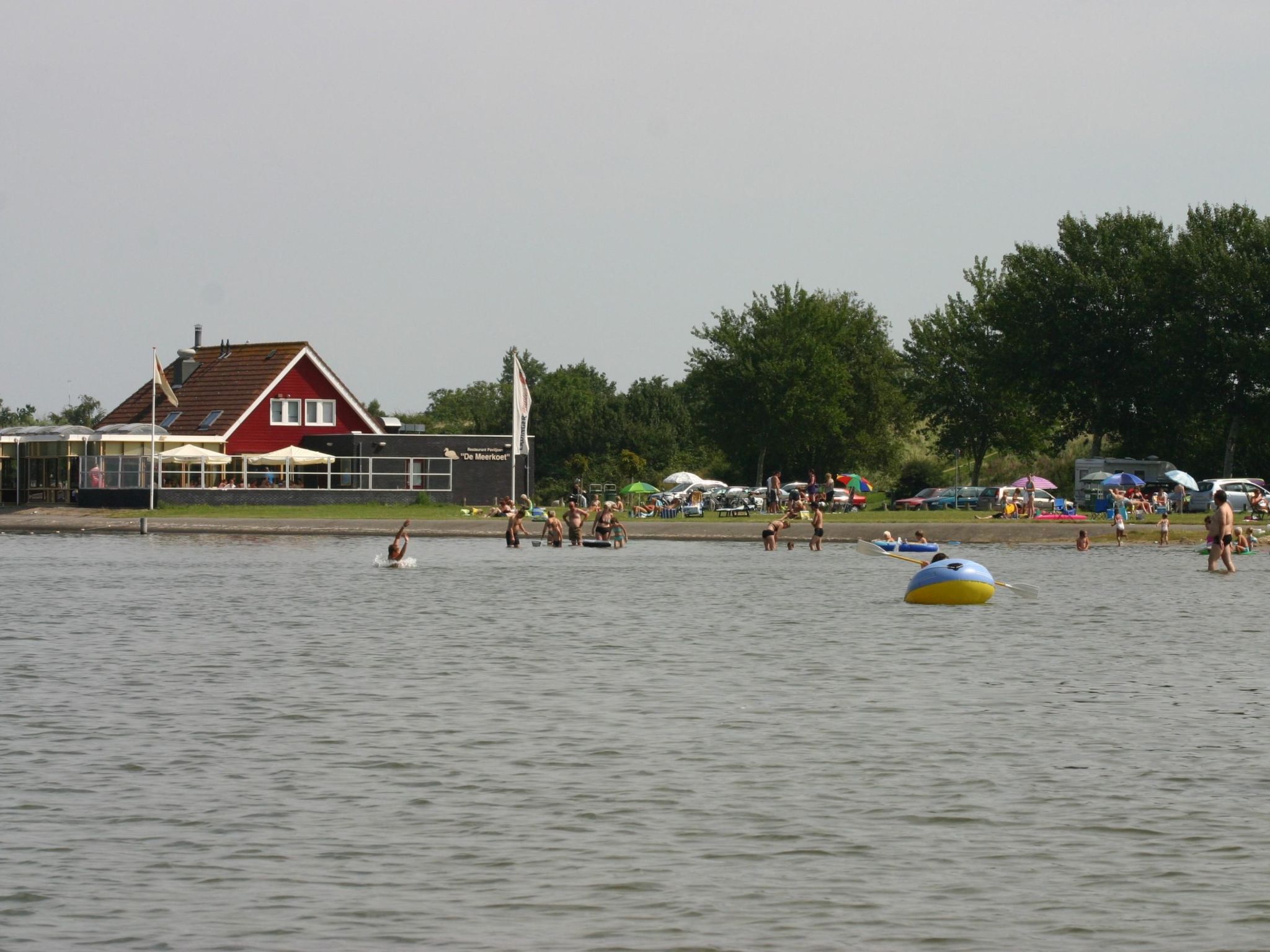 Gemütliches Haus mit komplett umzäuntem Garten-Binnen