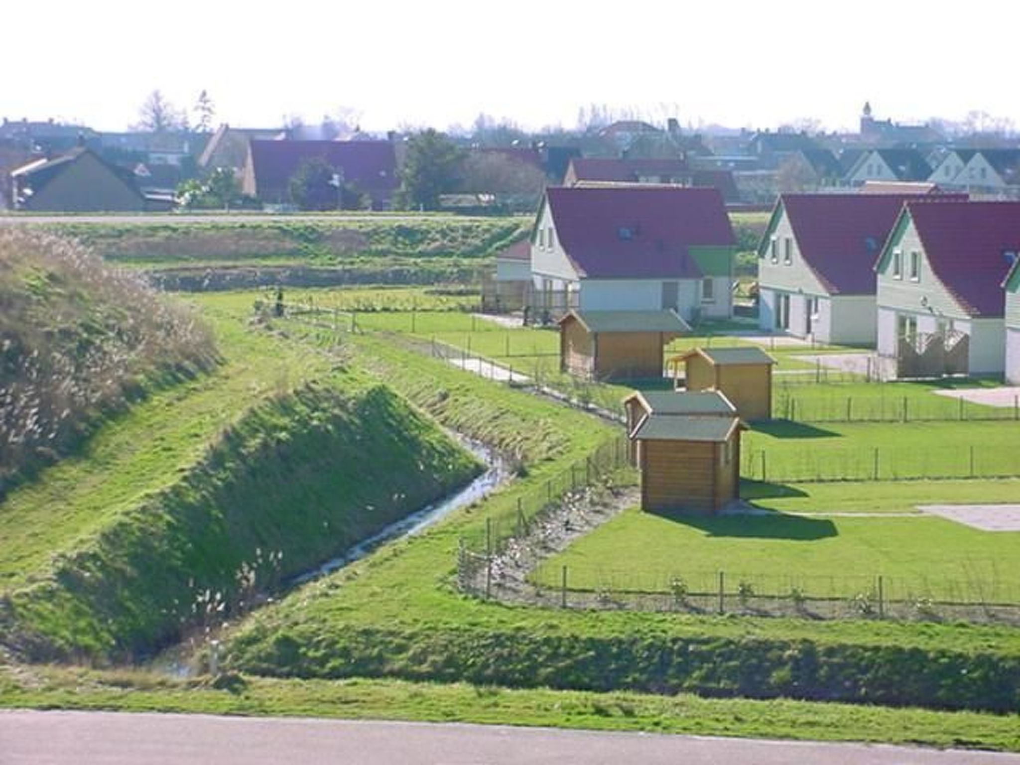Gemütliches Haus mit komplett umzäuntem Garten-Binnen