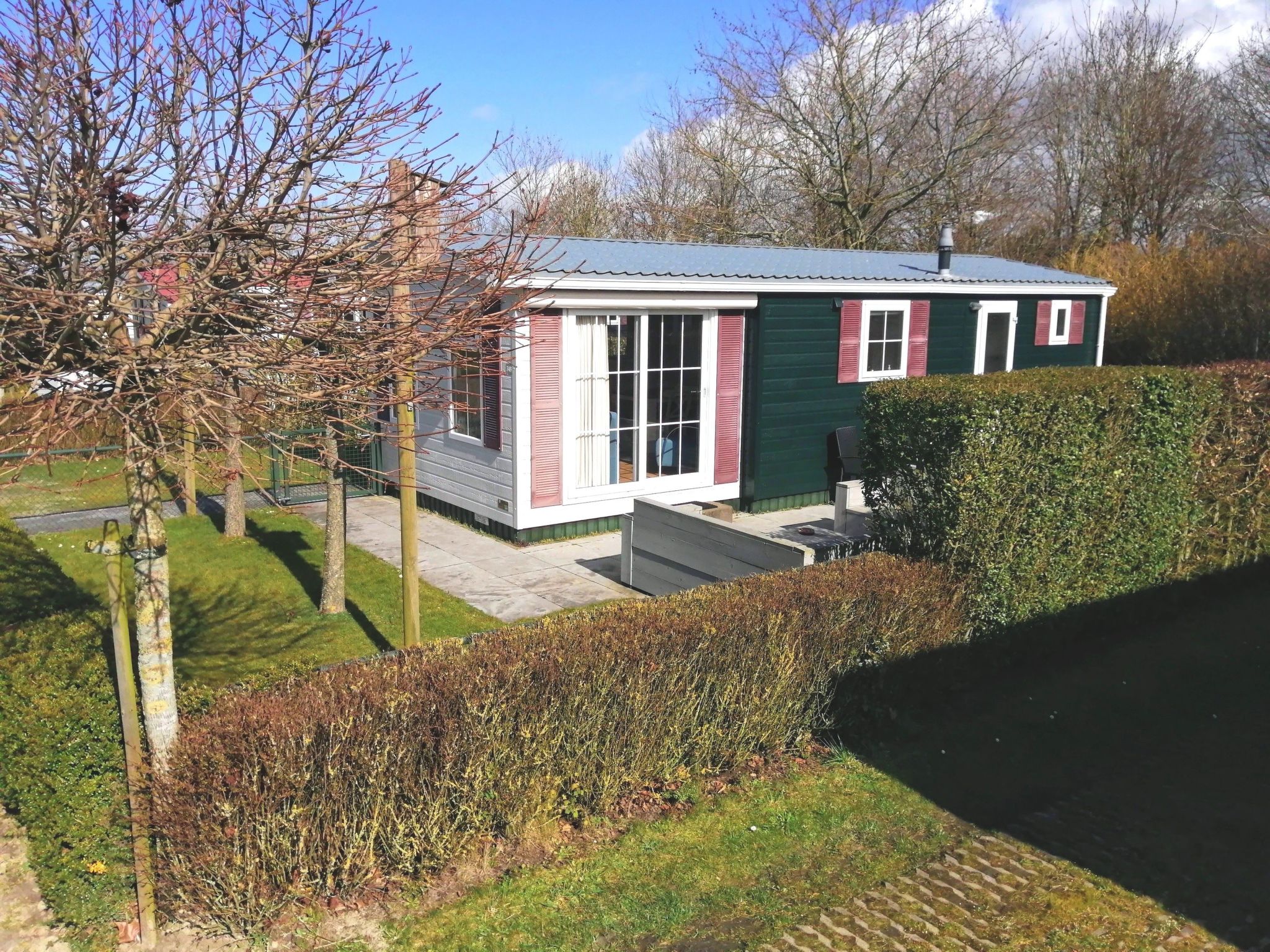 Dieses Chalet für 4 bis 6 Personen liegt nur 300 m vom Meer entfernt, der Westerschelde in Zeeland!
Ruhig gelegen in der grünen Stuyvesant Park, wo Ihr Haustier ist auch willkommen.
Neben dem Park i..