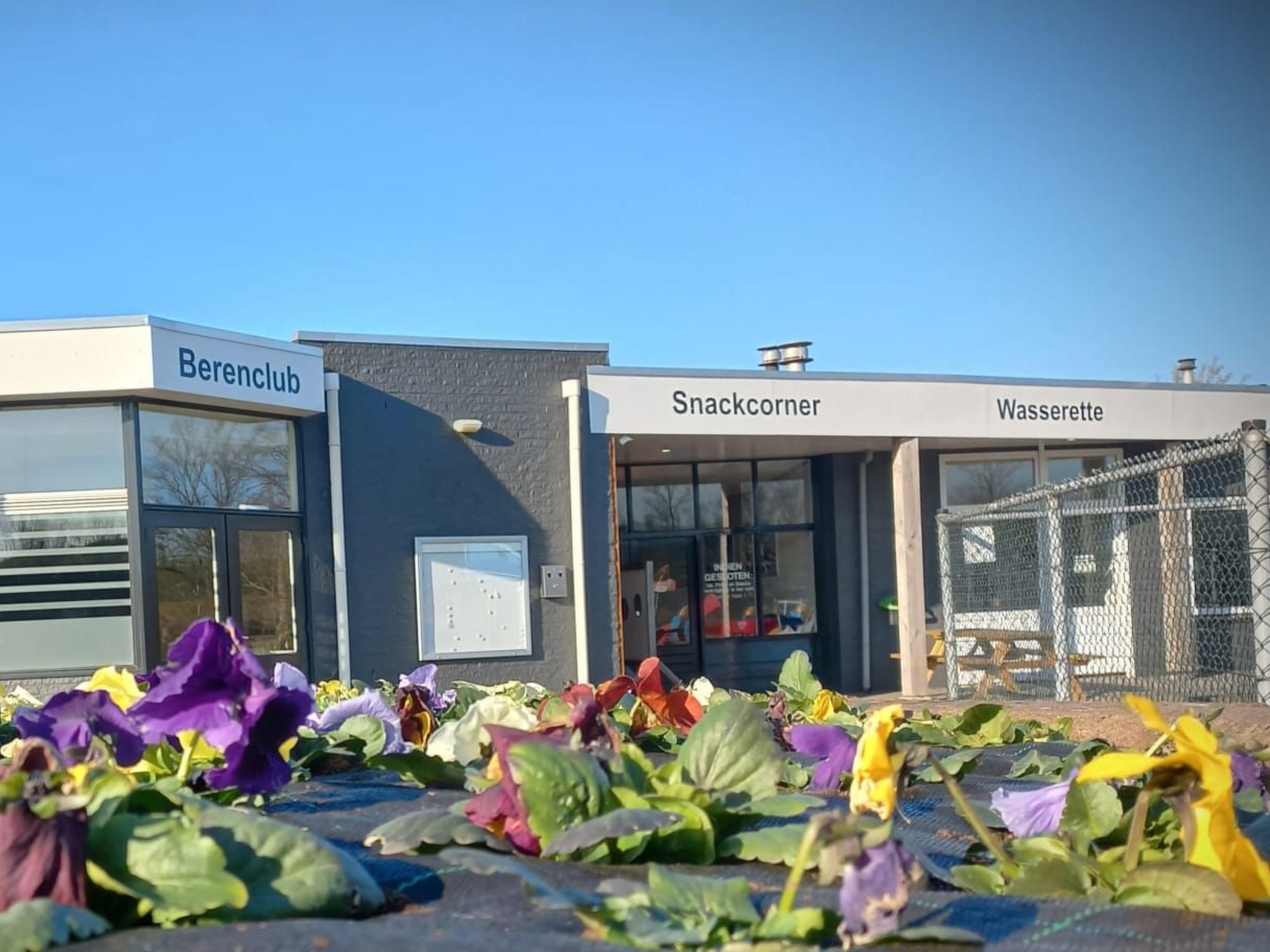 Gemütliches Chalet mit Terrasse-Binnen