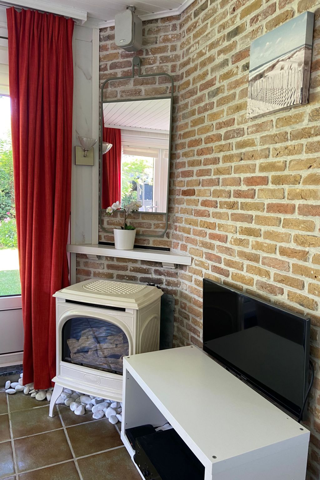 Kleines Haus mit Garten, direkt hinter dem Deich-Drinnen