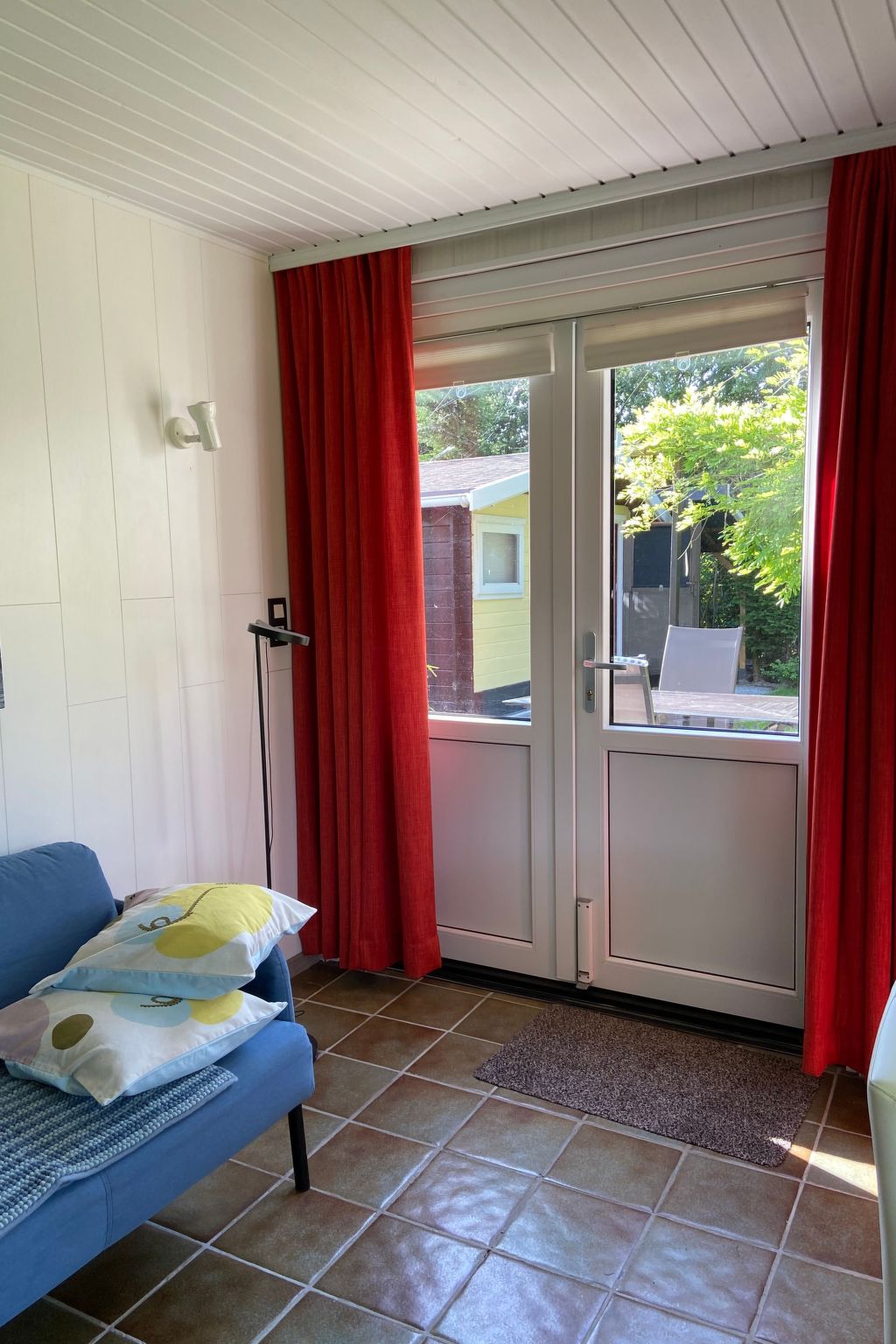 Kleines Haus mit Garten, direkt hinter dem Deich-Drinnen