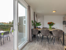 Hart van Zeeland: Modern vakantiehuis aan het meer, 5 km van strand - thumbnail 1