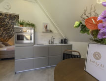 Bed by Al: modern appartement in hartje Kortgene, 500m van het Veerse Meer - thumbnail 5