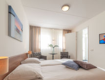 Ganuenta: Luxe strandvilla met jacuzzi aan de Zeeuwse kust - thumbnail 3