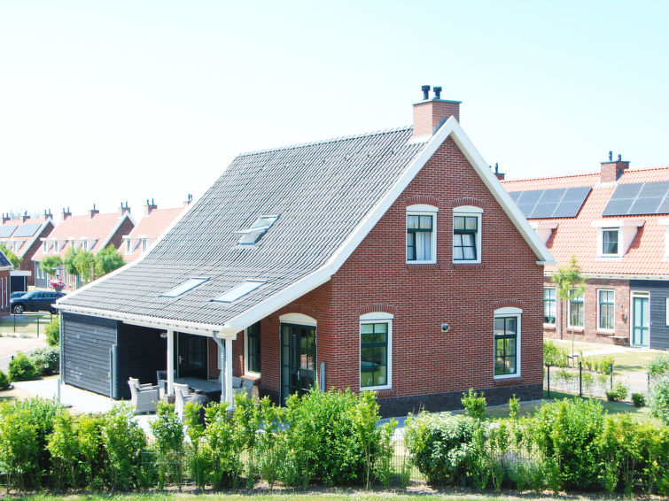 "10p. Wellnesswoning", villa 6-kamers 156 m2. Comfortabel ingericht: open woon-/eetkamer met TV (Flatscreen TV). Uitgang naar de tuin, naar het terras. 1 2-pers. kamer met 2 bedden (90 cm, lengte 210 ..