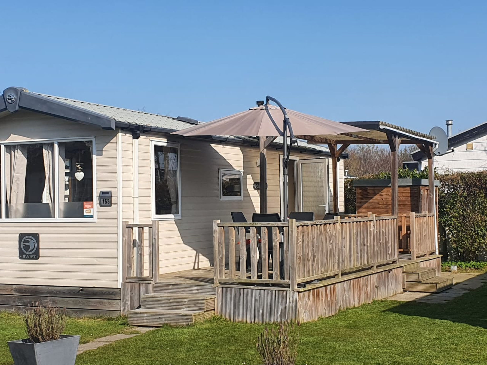 RBR 153 - Beach Resort Kamperland - Outside