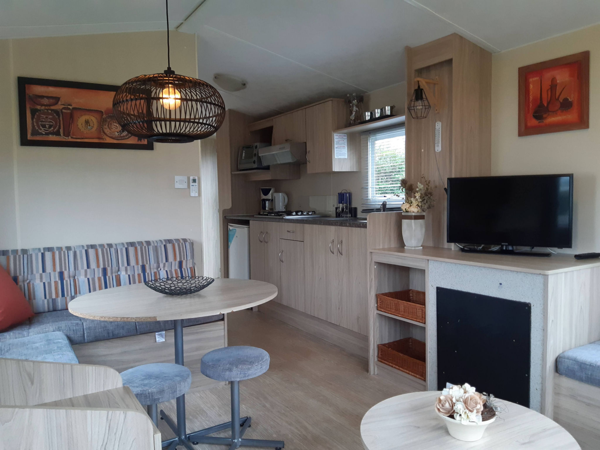 Kitchen / Dining Room