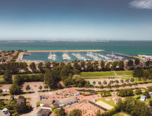 Modern strandappartement aan Zeeuwse golfbaan met zwembad - thumbnail 6