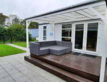 Modern strandappartement met golf en zwembad in Kamperland - thumbnail 3
