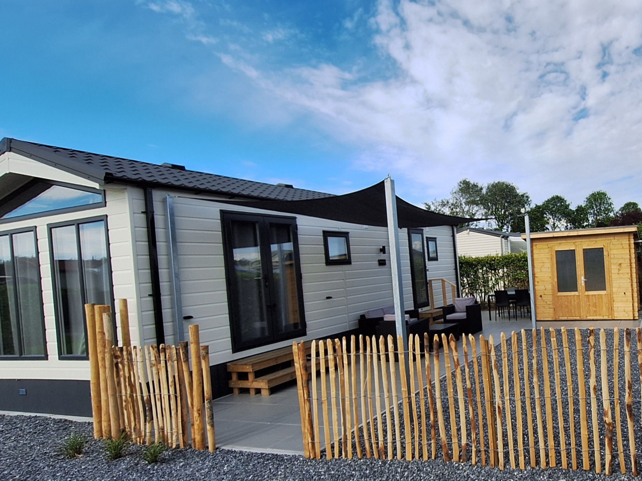 Ontdek een charmerende vakantieaccommodatie in het schilderachtige dorp Nieuwvliet, perfect voor gezinnen en kleine groepen die op zoek zijn naar een ontspannen uitje. Deze gezellige 35m² woning bied..