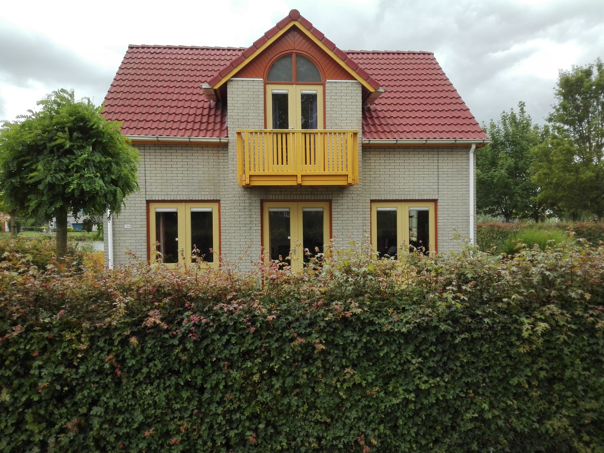 Einmalige, ruhige Ferienvilla im Grünen-Inside