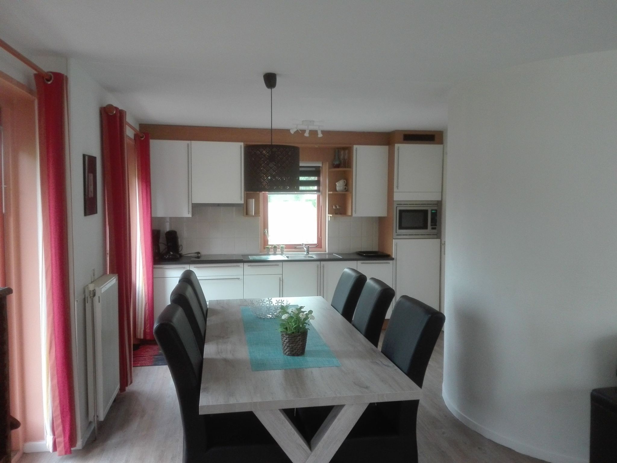 Einmalige, ruhige Ferienvilla im Grünen-Inside