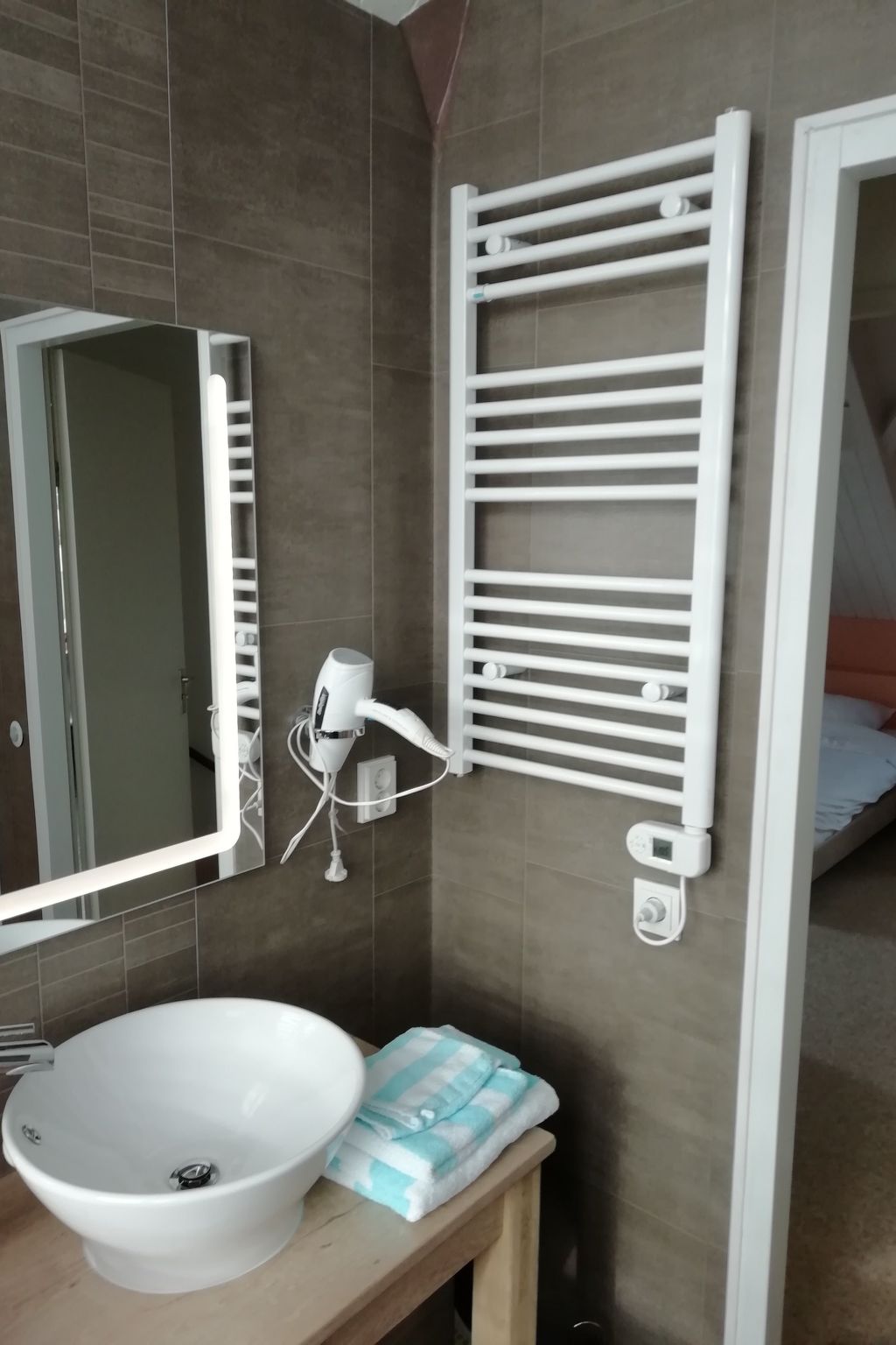 Einmalige, ruhige Ferienvilla im Grünen-Inside