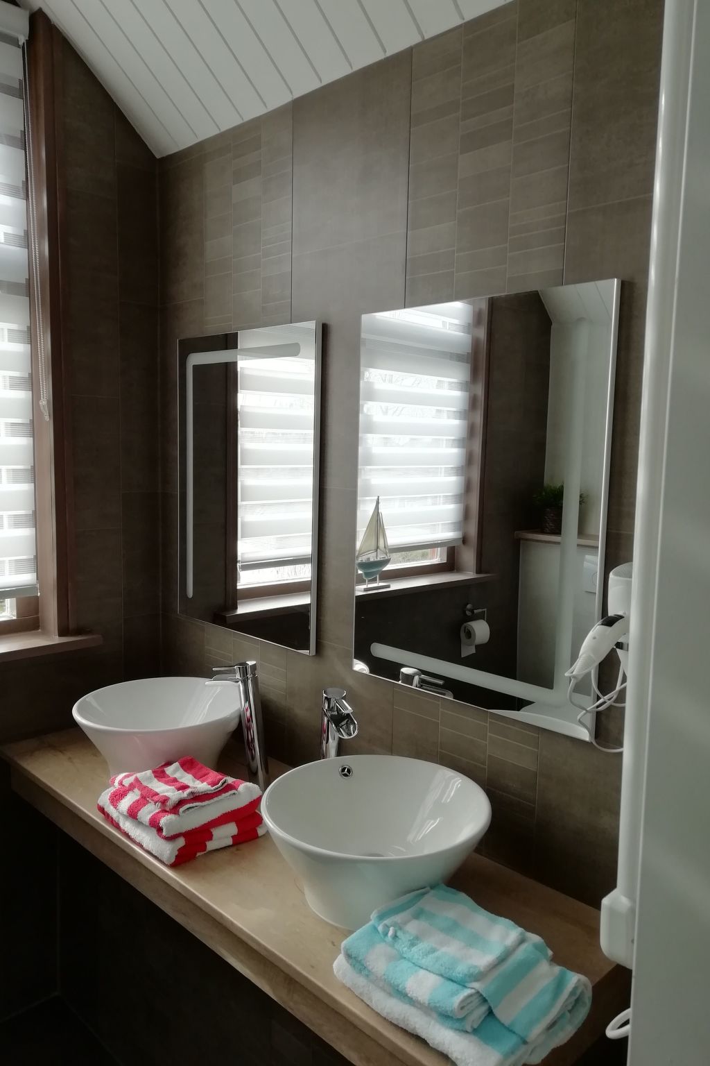 Einmalige, ruhige Ferienvilla im Grünen-Inside