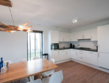 Luxe vrijstaande vakantievilla voor 12 personen direct aan zee op Oesterdam Resort - thumbnail 5
