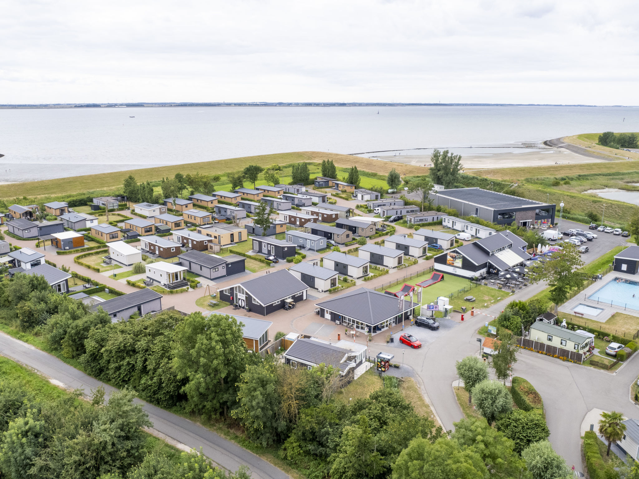 De Witte Parel - Buiten