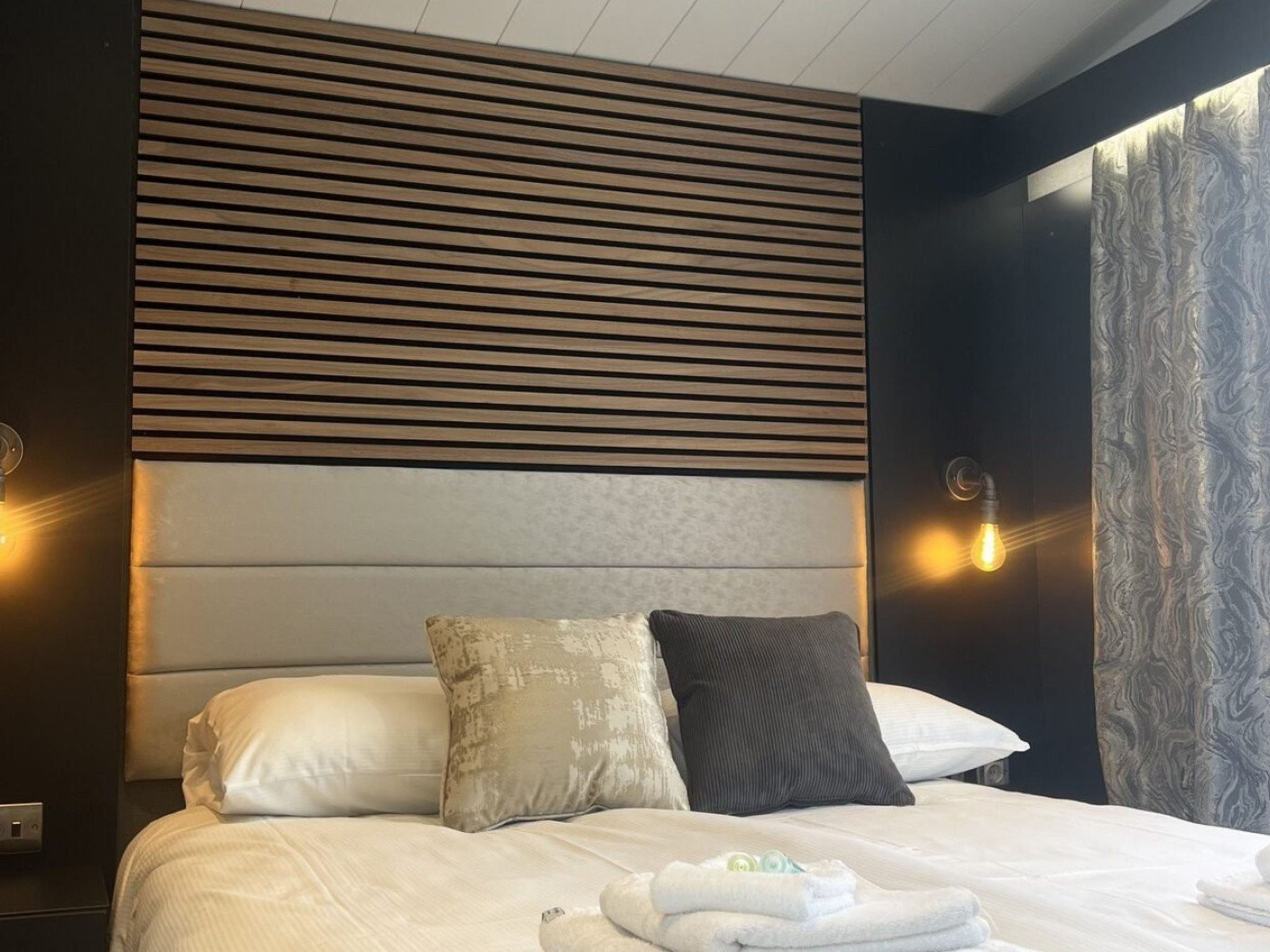 Vakantiepark de Zeeuwse Parel – Hotel Chalet - Image 5