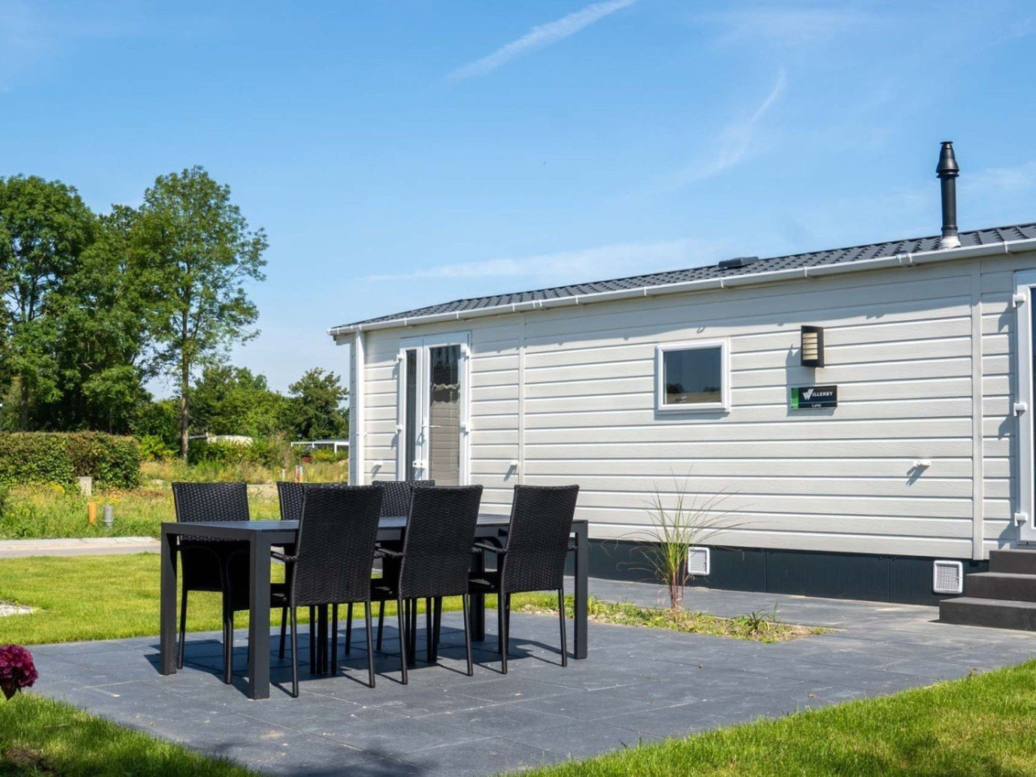 "Vakantiepark de Zeeuwse Parel - Sunset", chalet 3-kamers 45 m2, op de begane grond. Het objekt is geschikt voor 6 volwassenen. 1 kamer met 1 2-pers bed en TV. 1 kamer met 2 bedden. 1 kamer met 2 bedd..