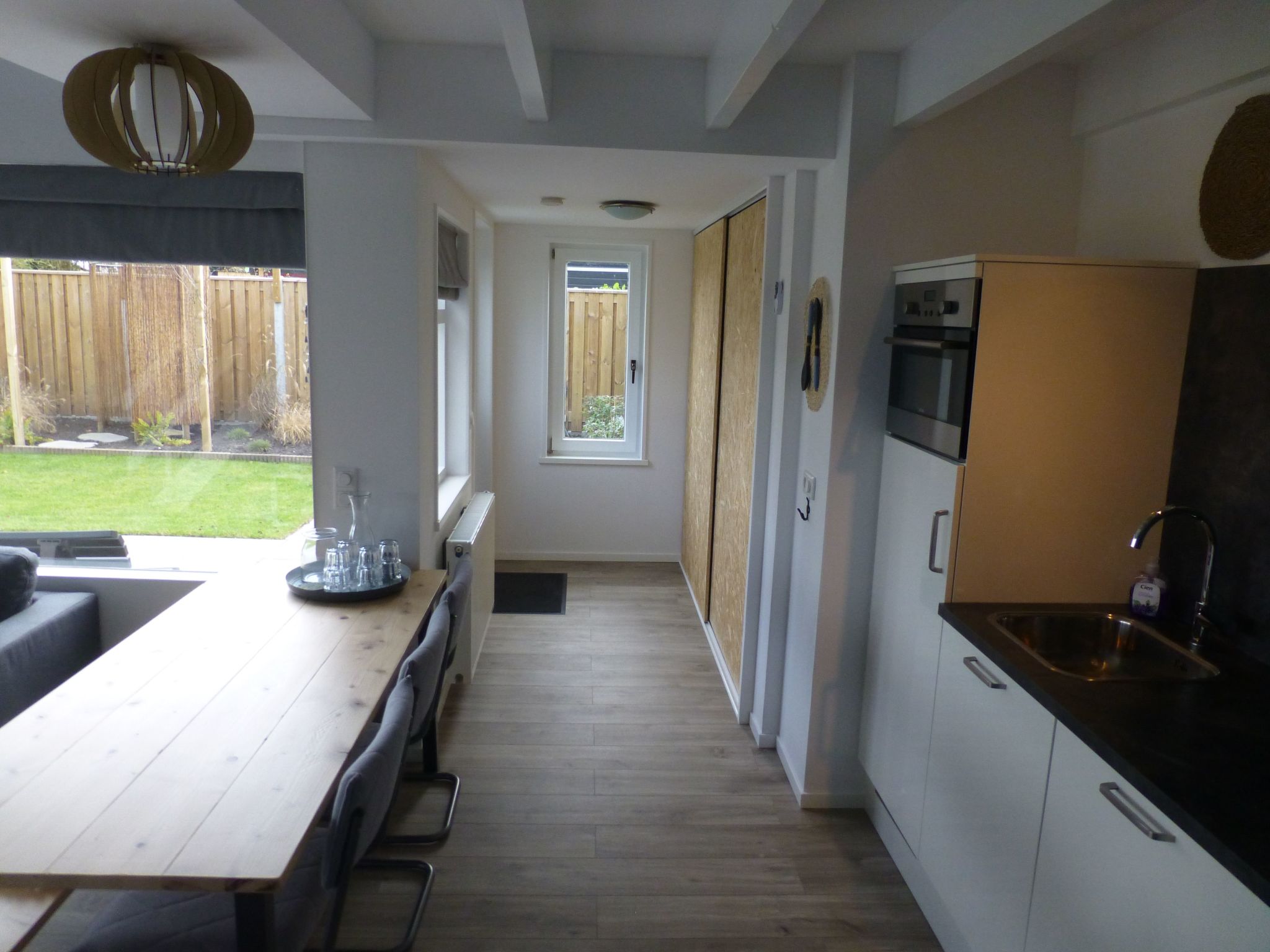 Neuer schöner Bungalow-Dedans