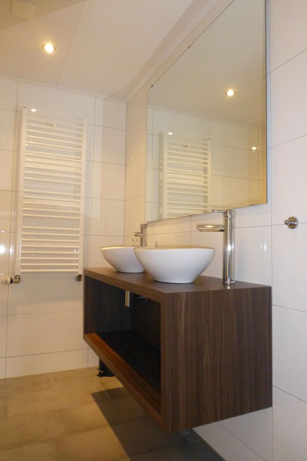 Neuer schöner Bungalow-Dedans