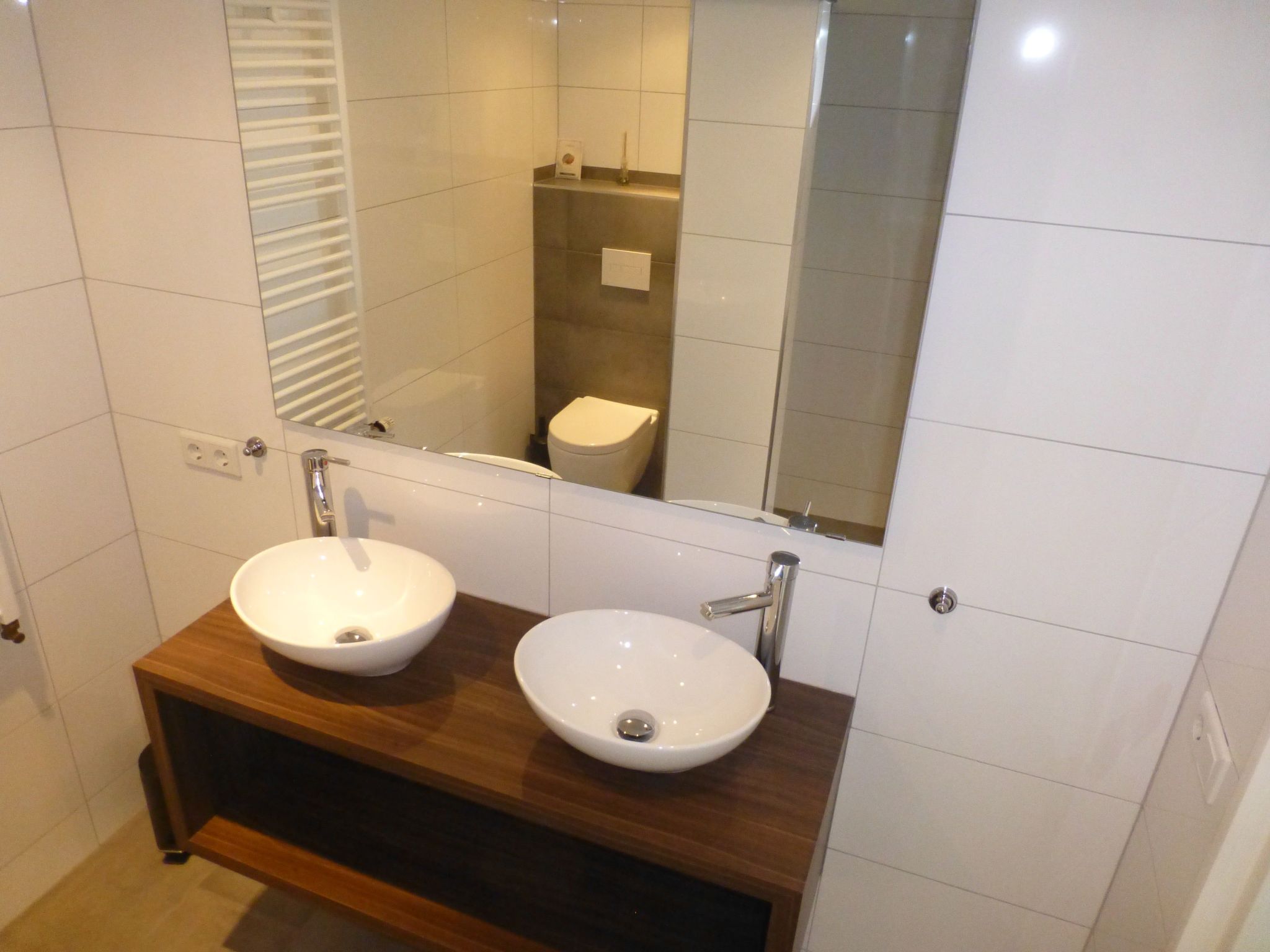 Neuer schöner Bungalow-Dedans