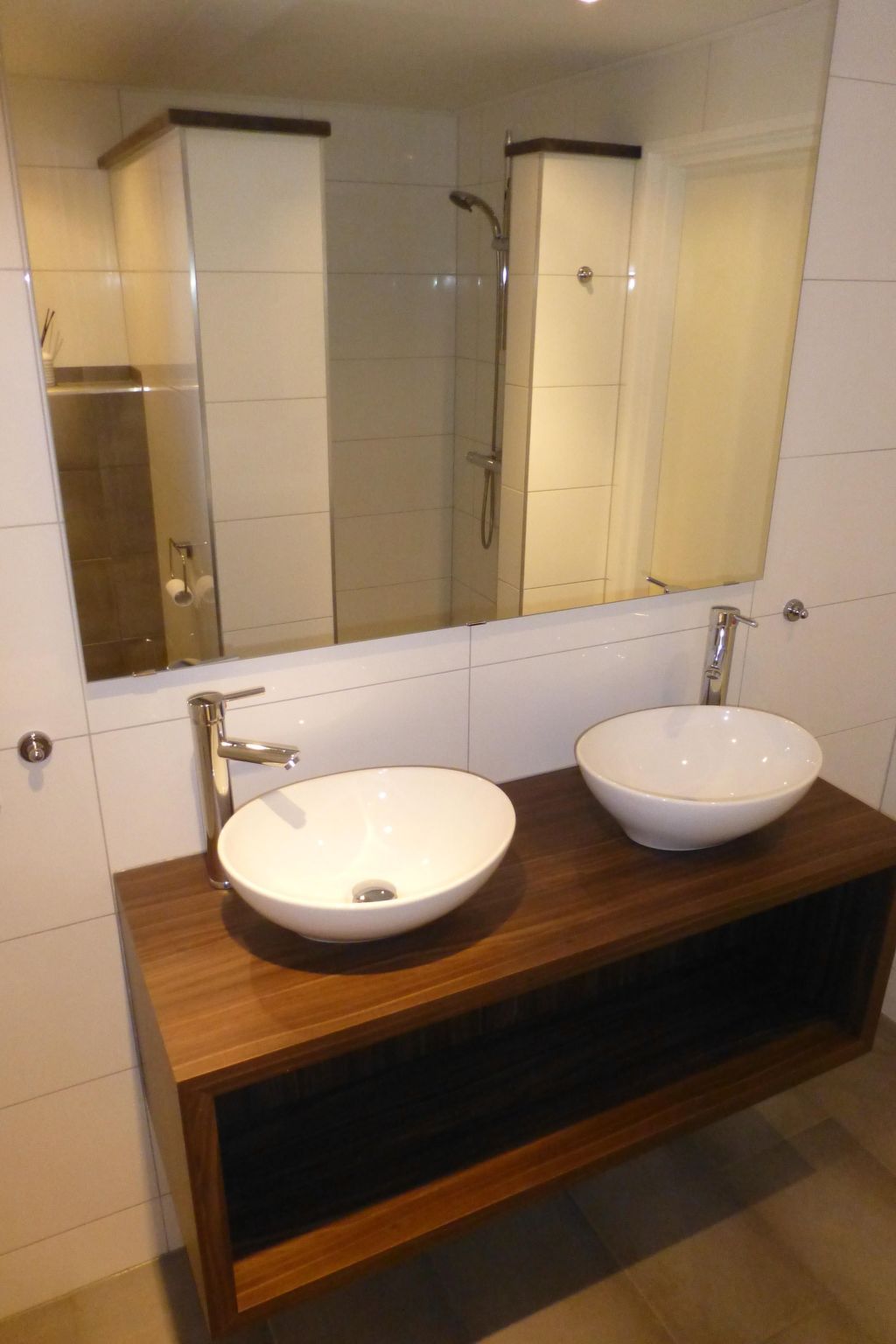 Neuer schöner Bungalow-Dedans