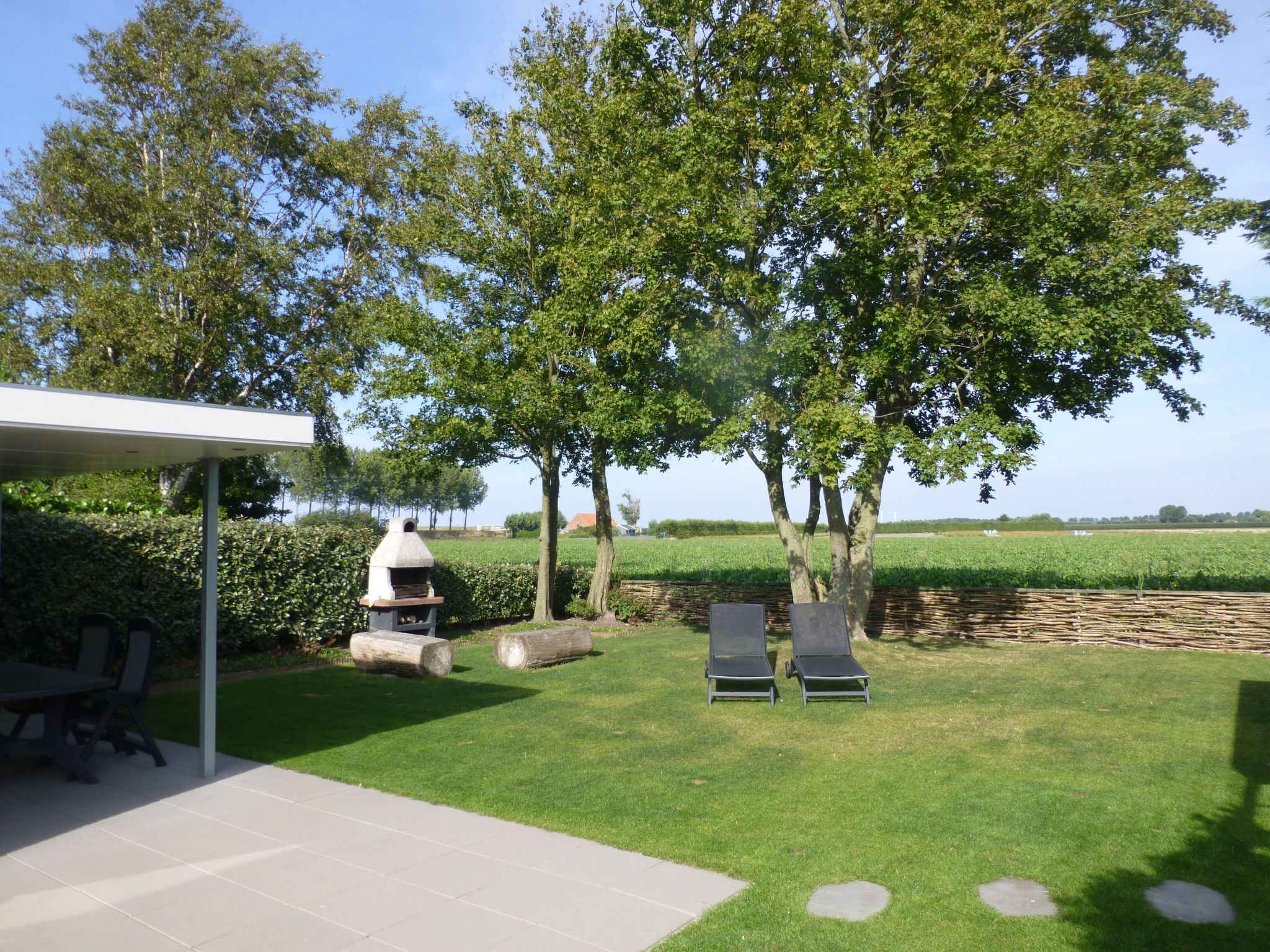 Neuer schöner Bungalow-Dedans