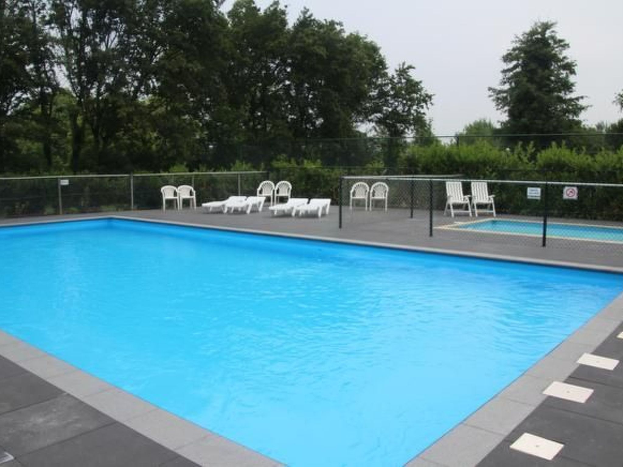 Neuer schöner Bungalow-Dedans