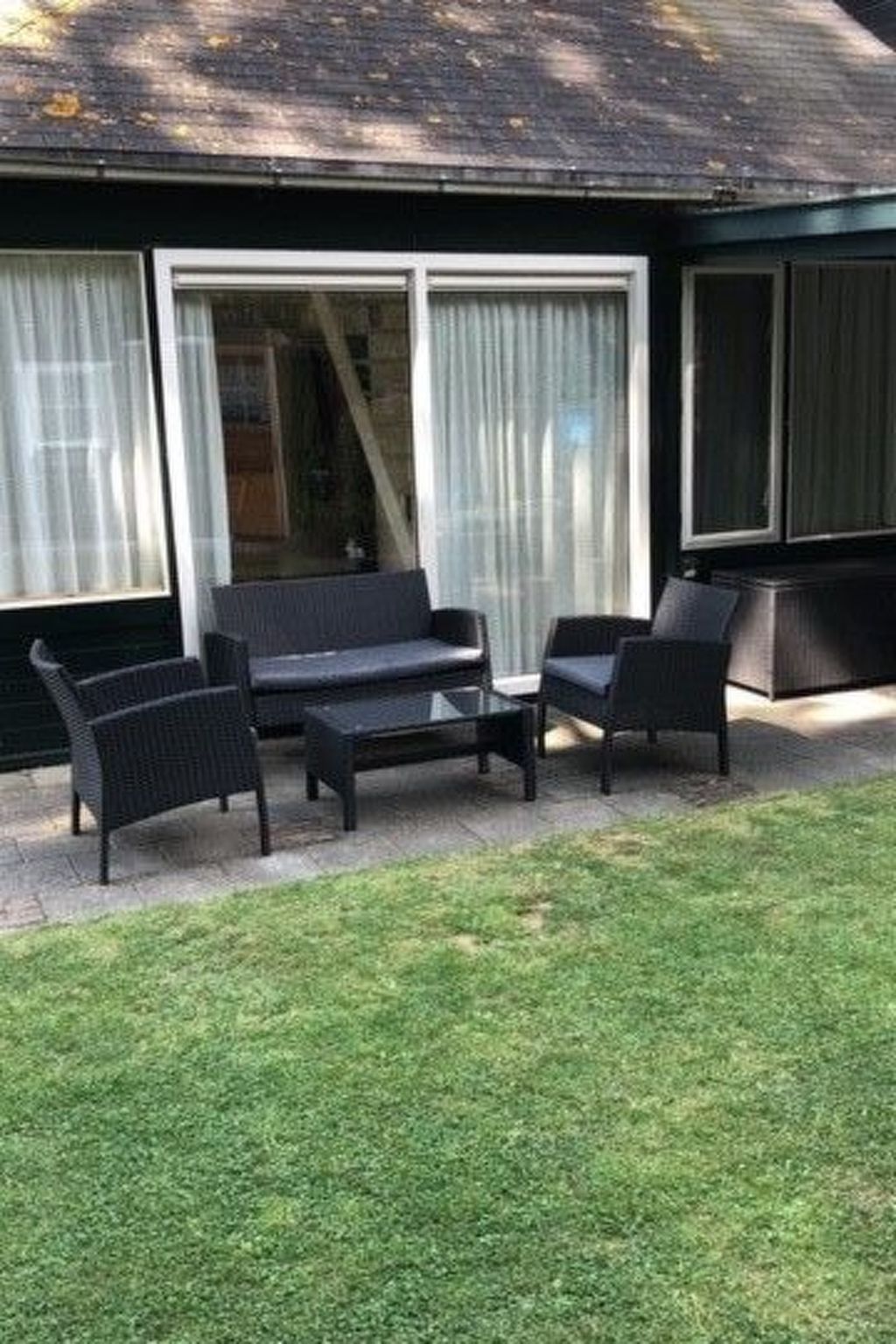 Mit Garten, Grill und Terrasse-Drinnen