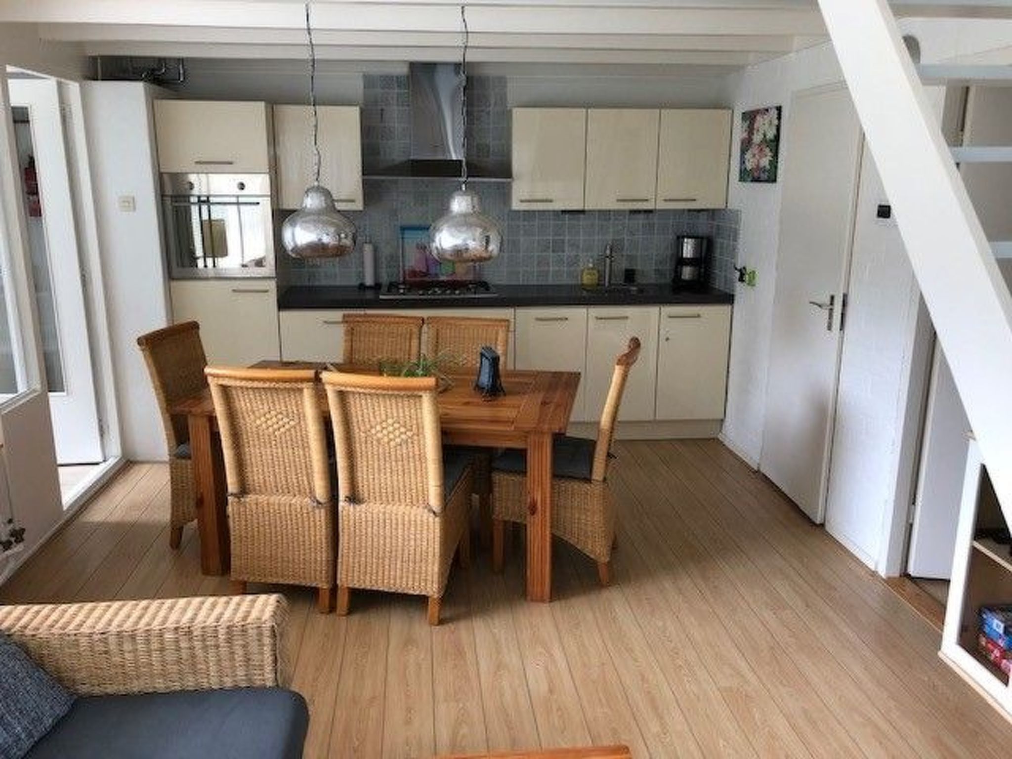 Mit Garten, Grill und Terrasse-Drinnen