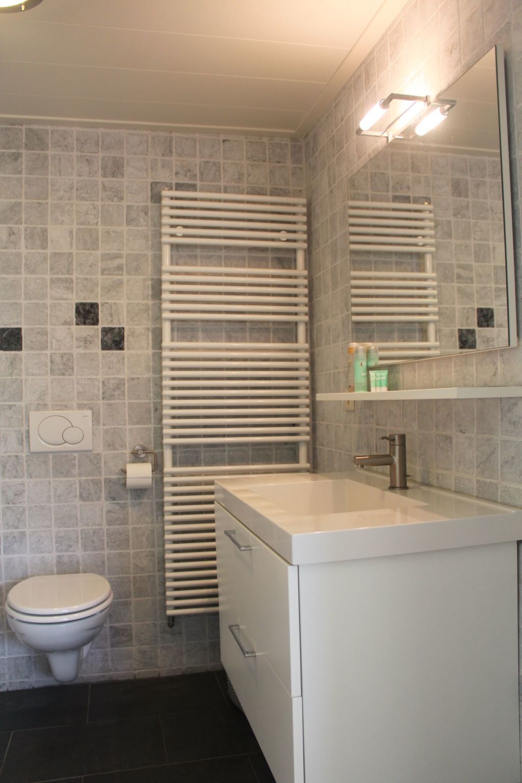 Mit Garten, Grill und Terrasse-Drinnen