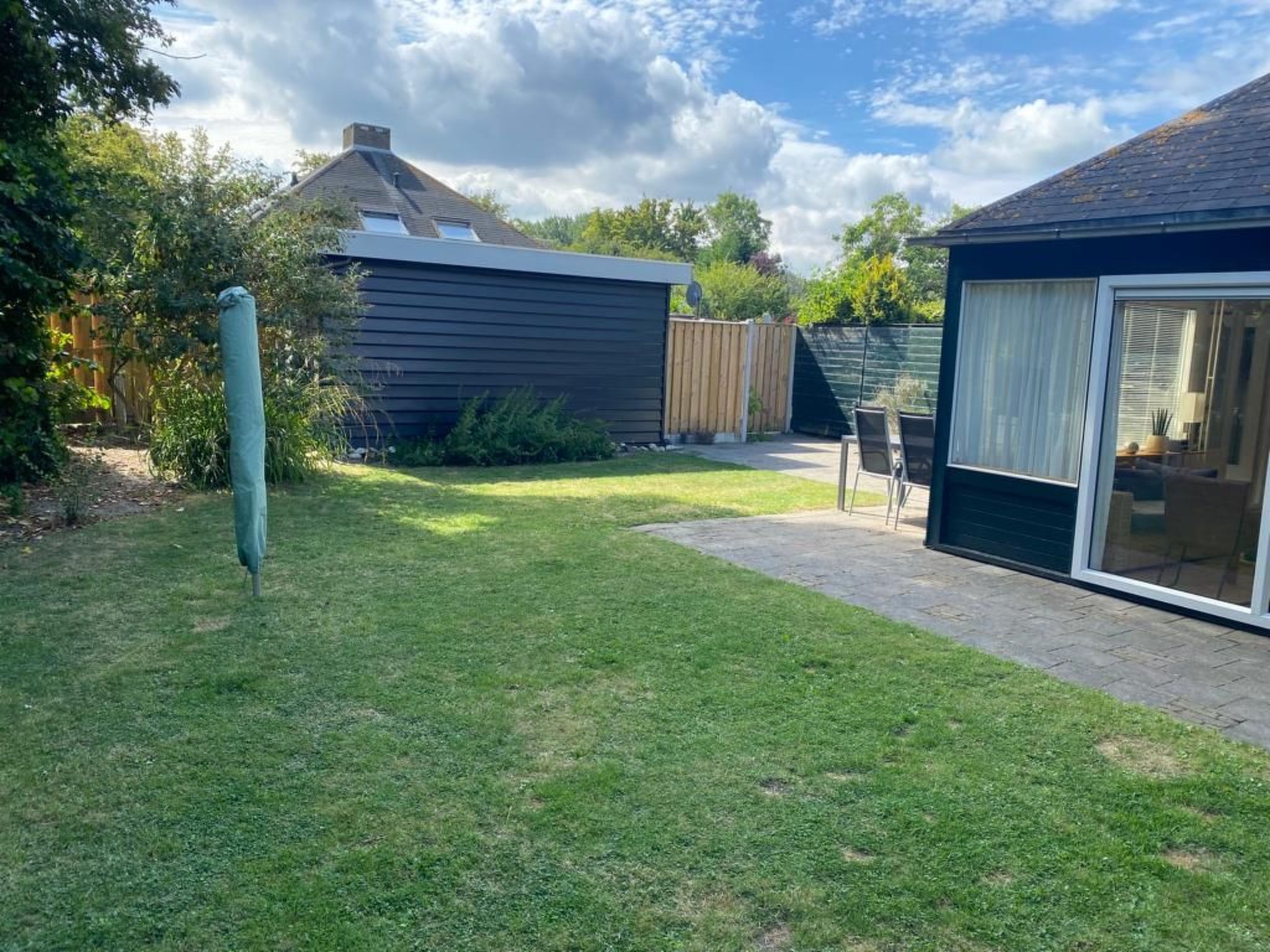 Mit Garten, Grill und Terrasse