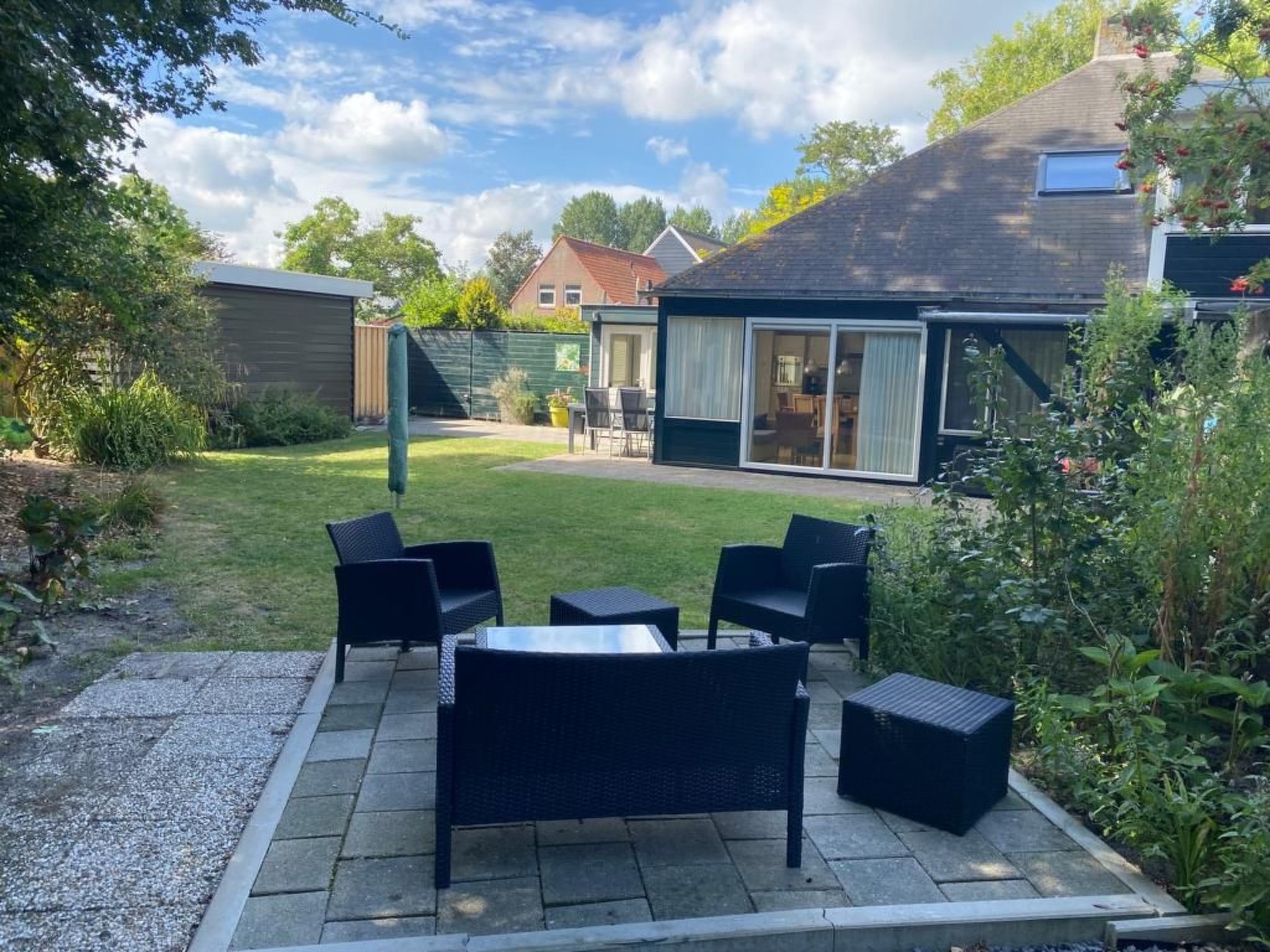 Mit Garten, Grill und Terrasse