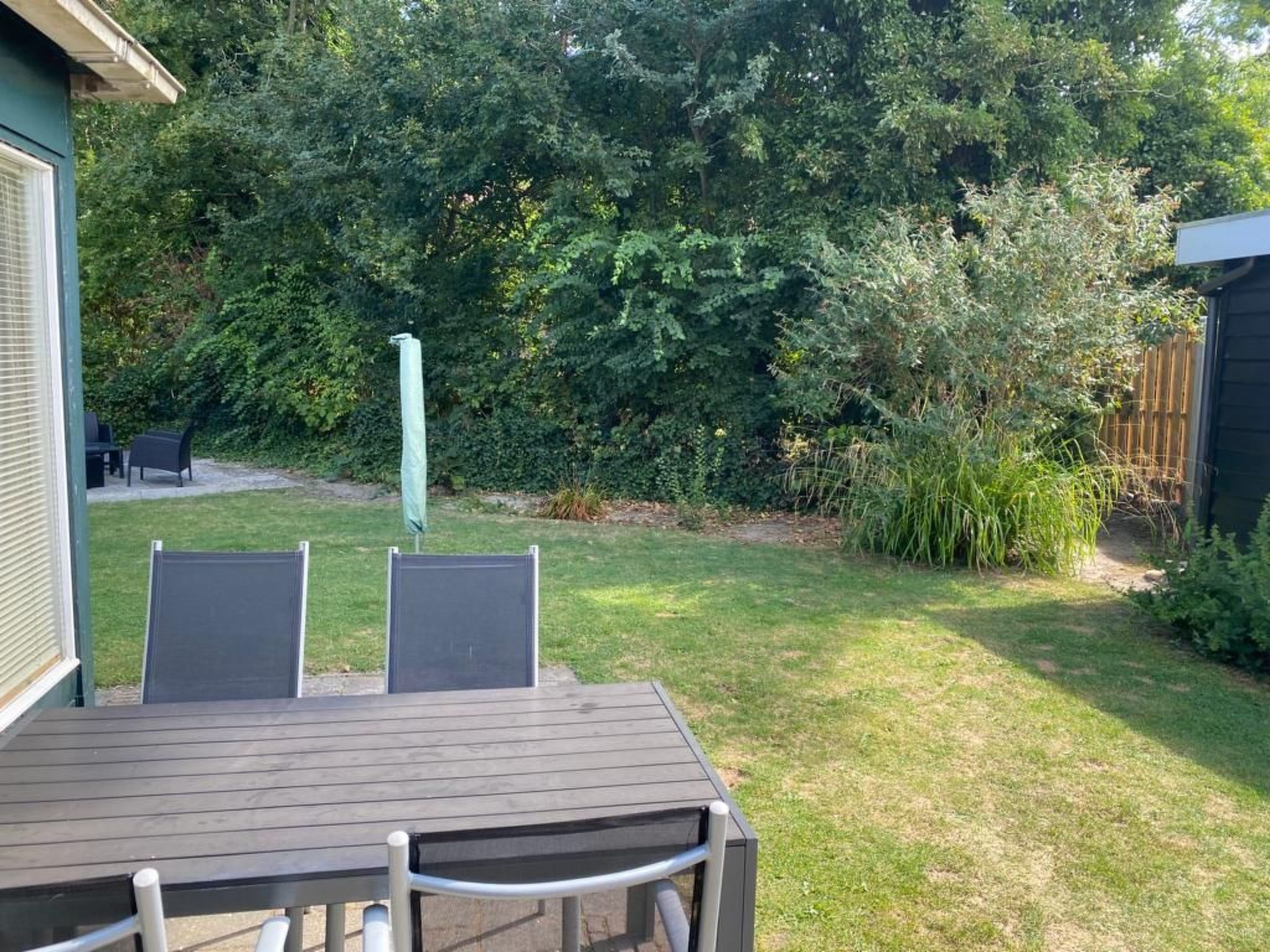 Mit Garten, Grill und Terrasse-Drinnen