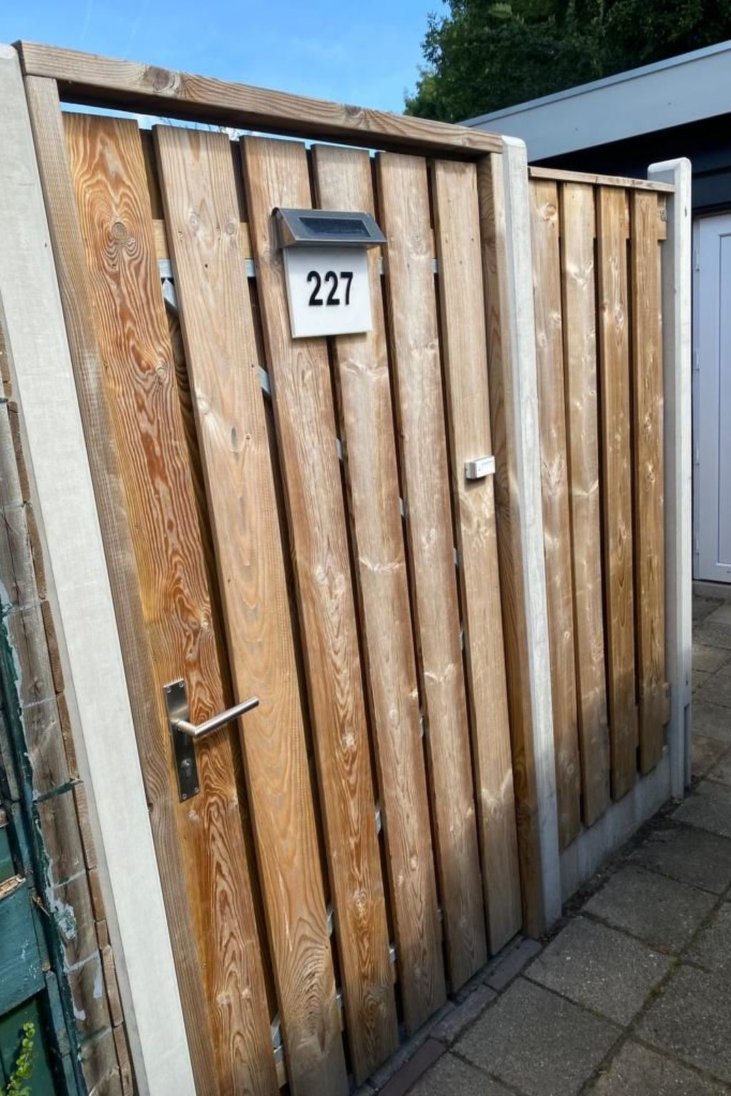 Mit Garten, Grill und Terrasse-Drinnen