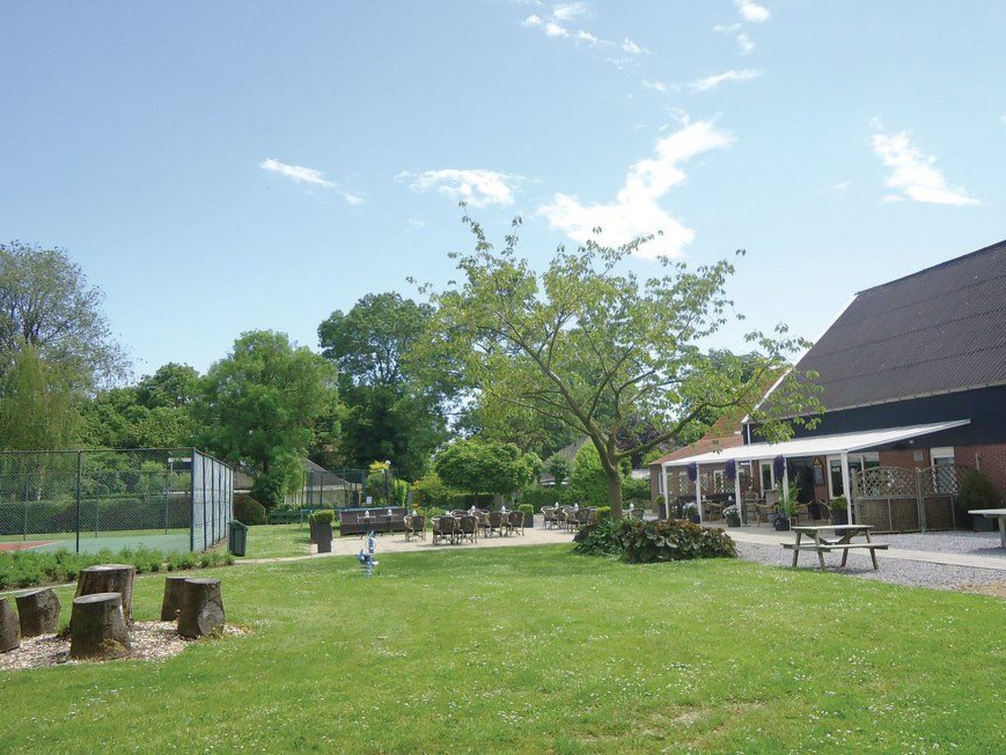 Mit privatem Garten und Terrasse-Drinnen