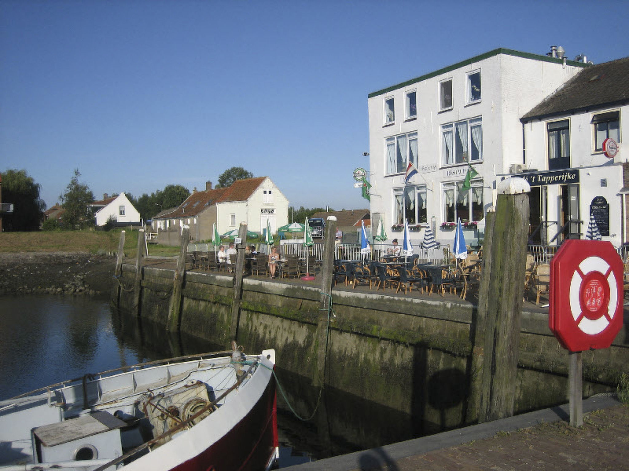 Mit privatem Garten und Terrasse-Drinnen
