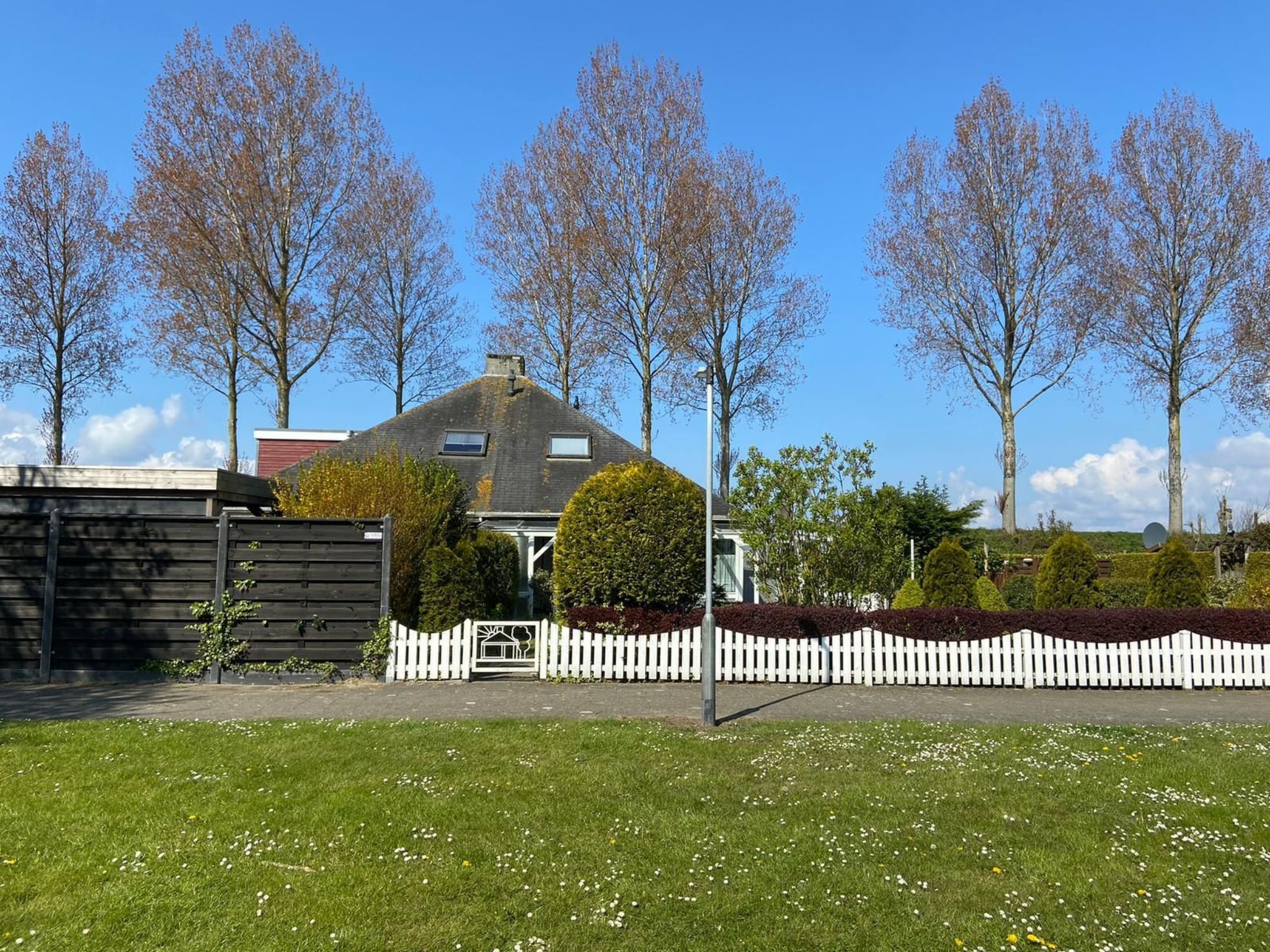 "Buurtweg 61"-Drinnen