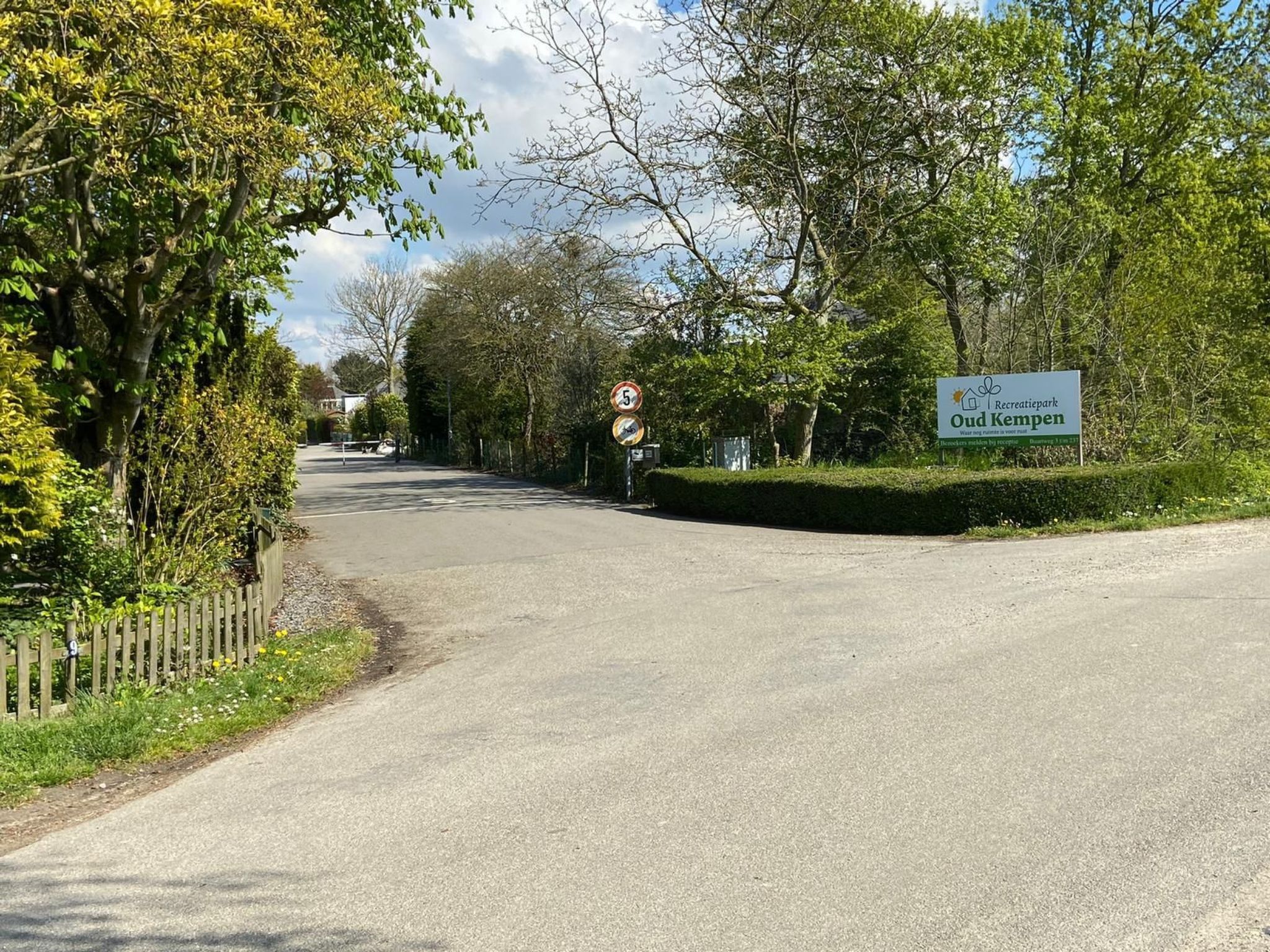 "Buurtweg 61"-Drinnen