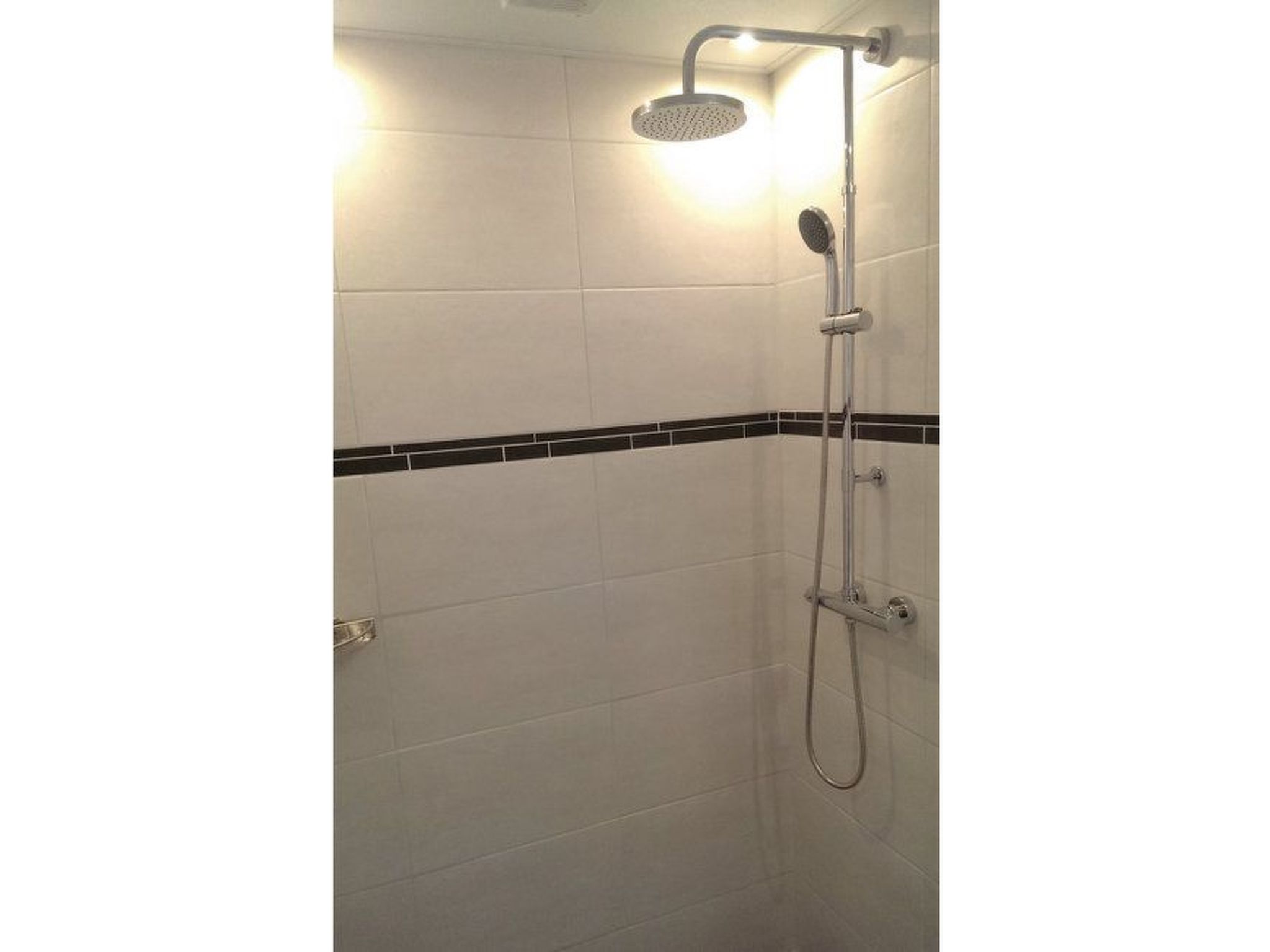 "Buurtweg213" mit Schwimmbad-Drinnen