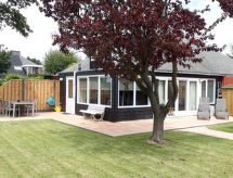 Vrijstaande bungalow aan het Grevelingenmeer met zwembad in Stavenisse - thumbnail 1