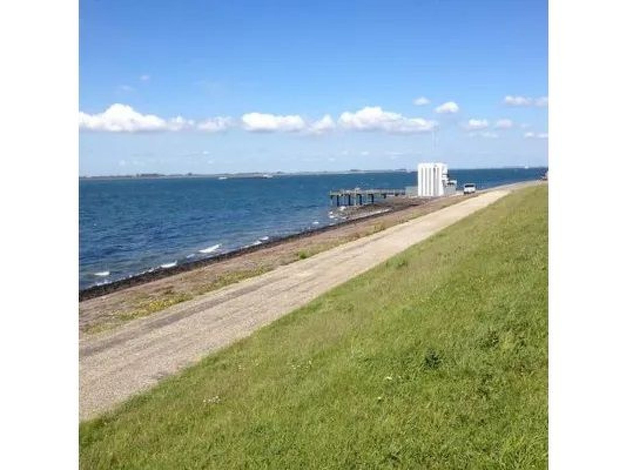 Wunderschön komplett modernisierter Bungalow.-Draußen