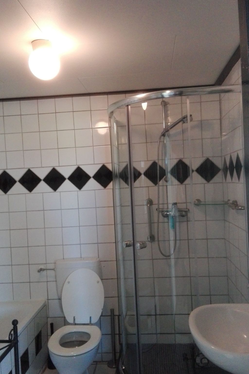 Mit privatem Garten und Grill-Binnen