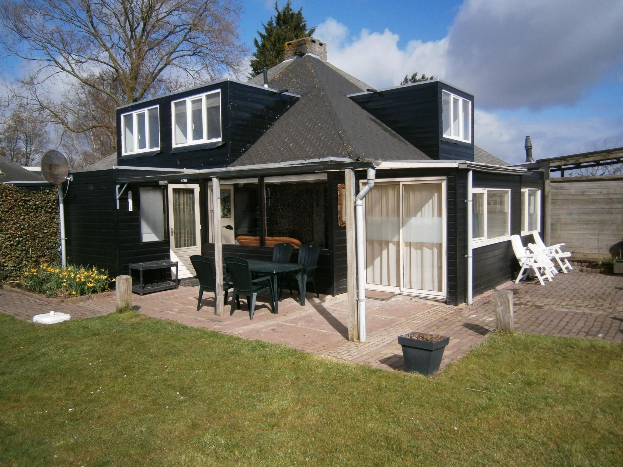 Doppelhaushälfte für sechs Personen in einem Ferienpark in der Nähe von Staveni-Dedans