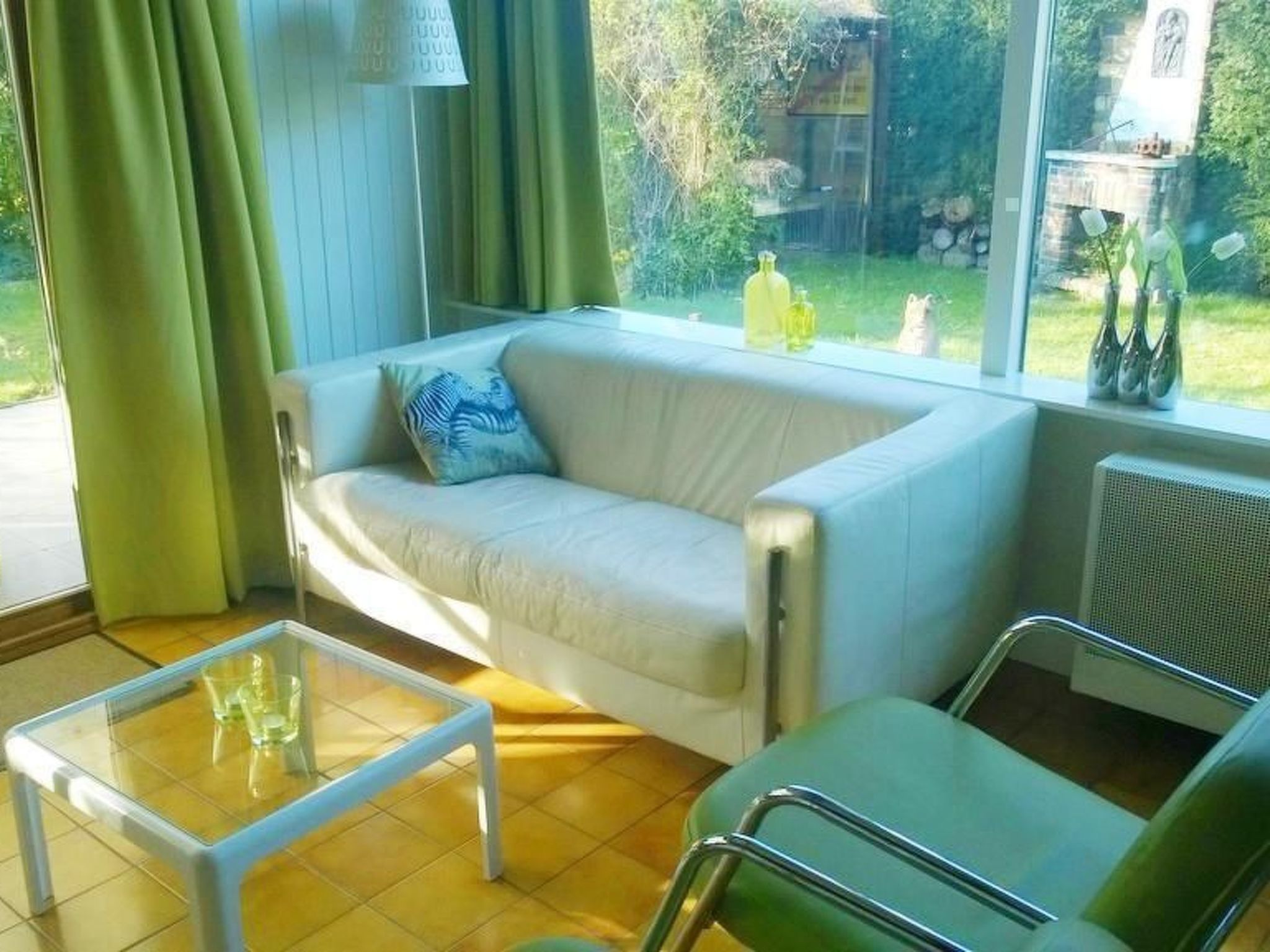 Gemütliches Vier-Personen-Bungalow mit Überdachung