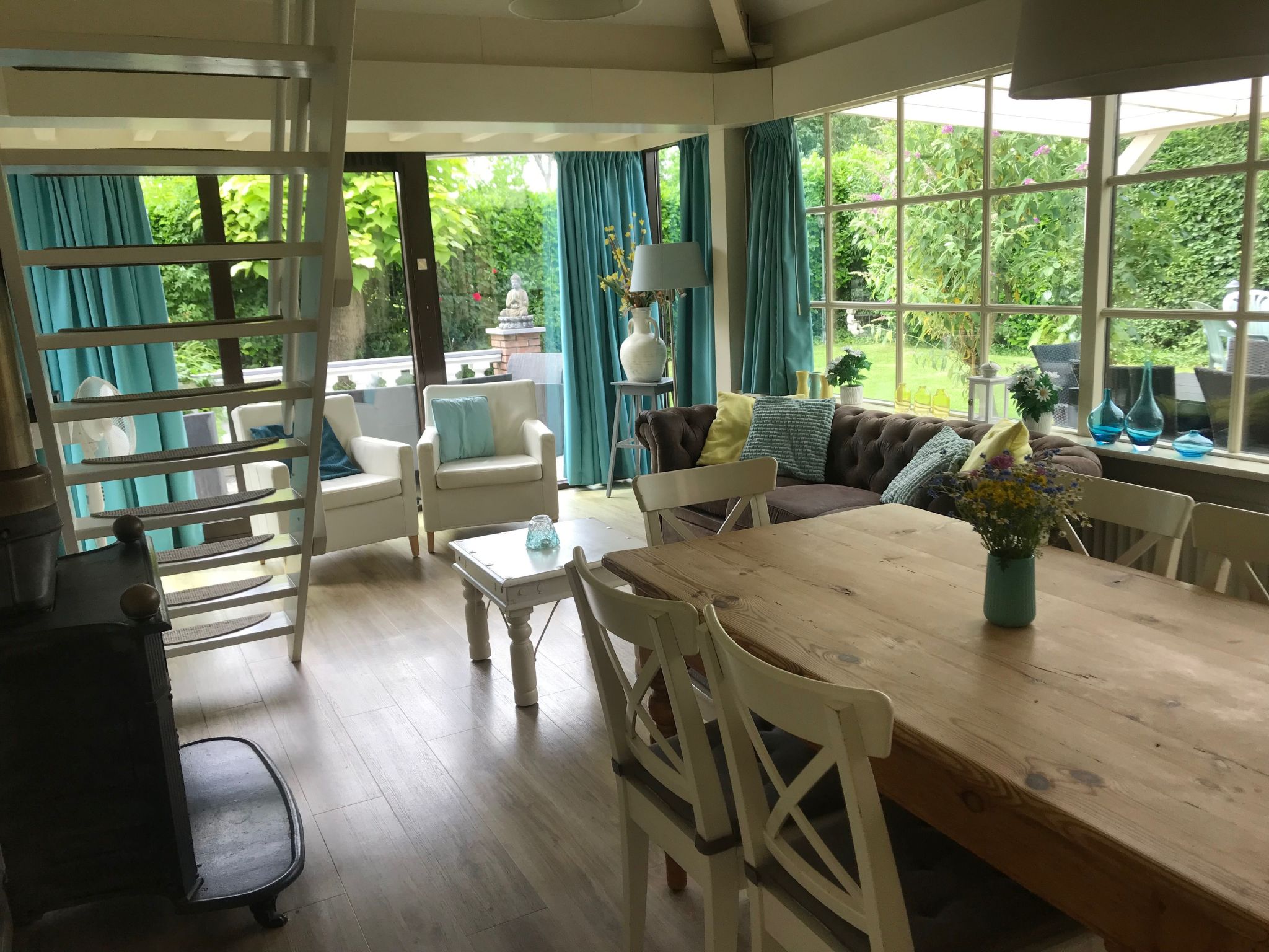 Seabreeze mit umzäuntem privatem Garten-Inside